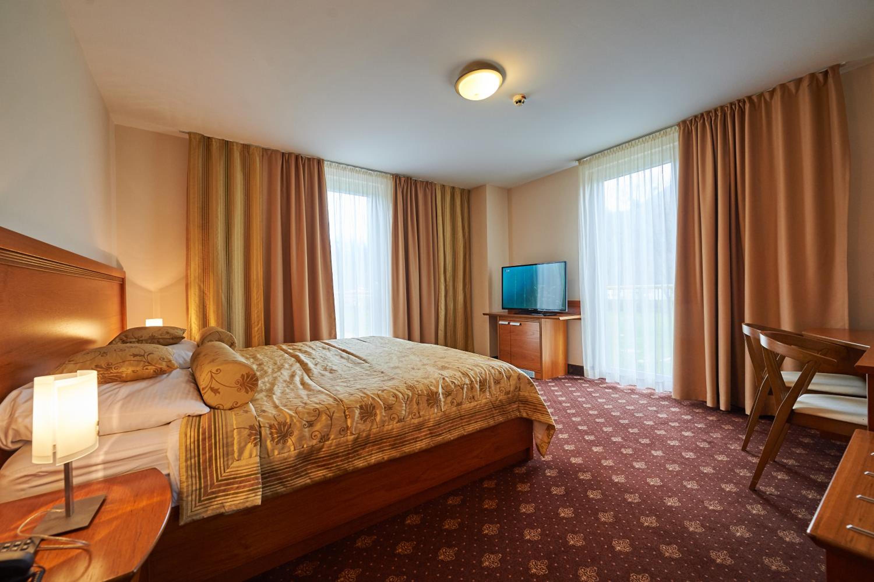 Double or Twin Room - Photo 14