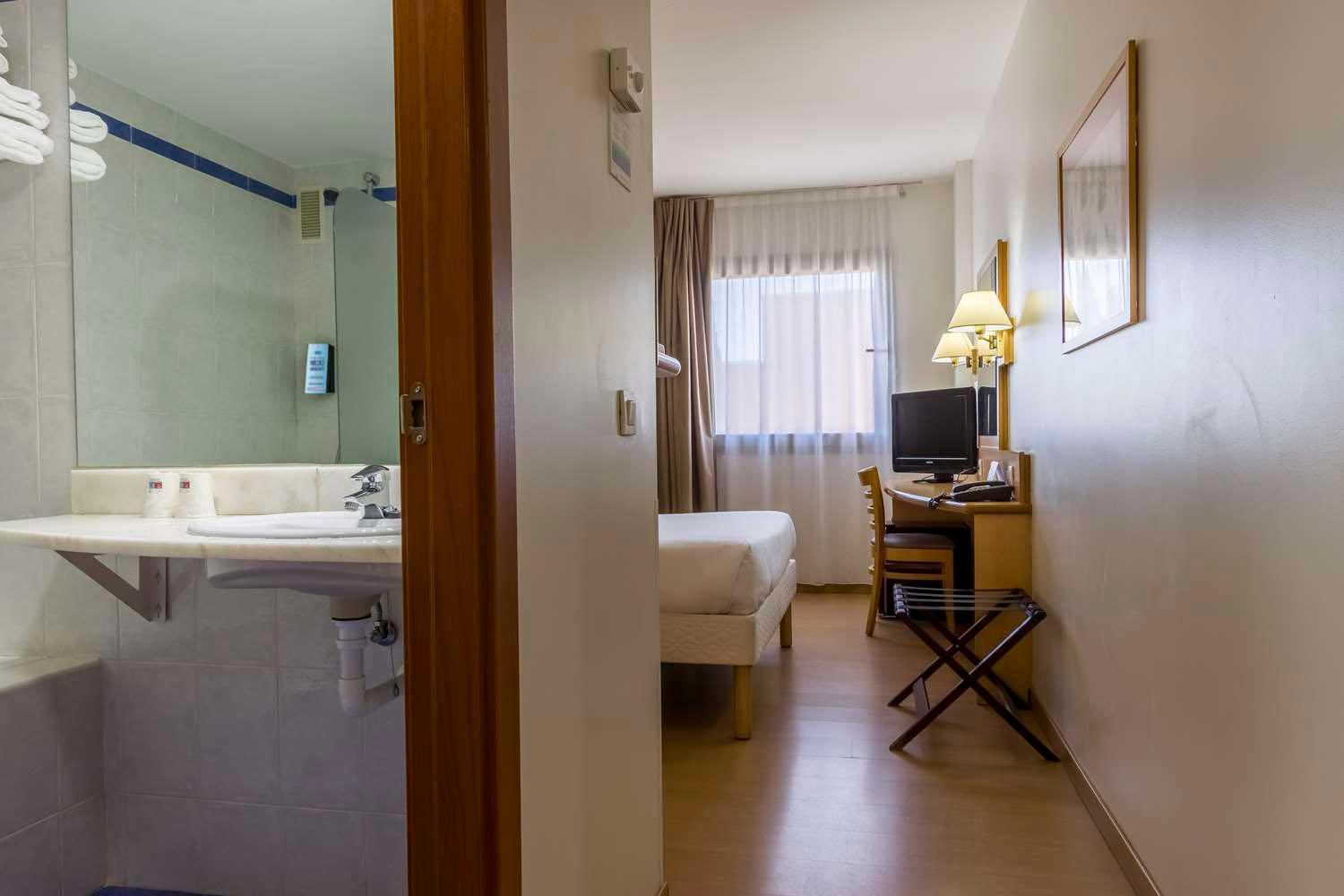 Double Room - Photo 1
