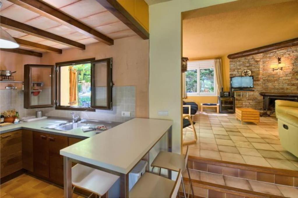Four-Bedroom House photo 2