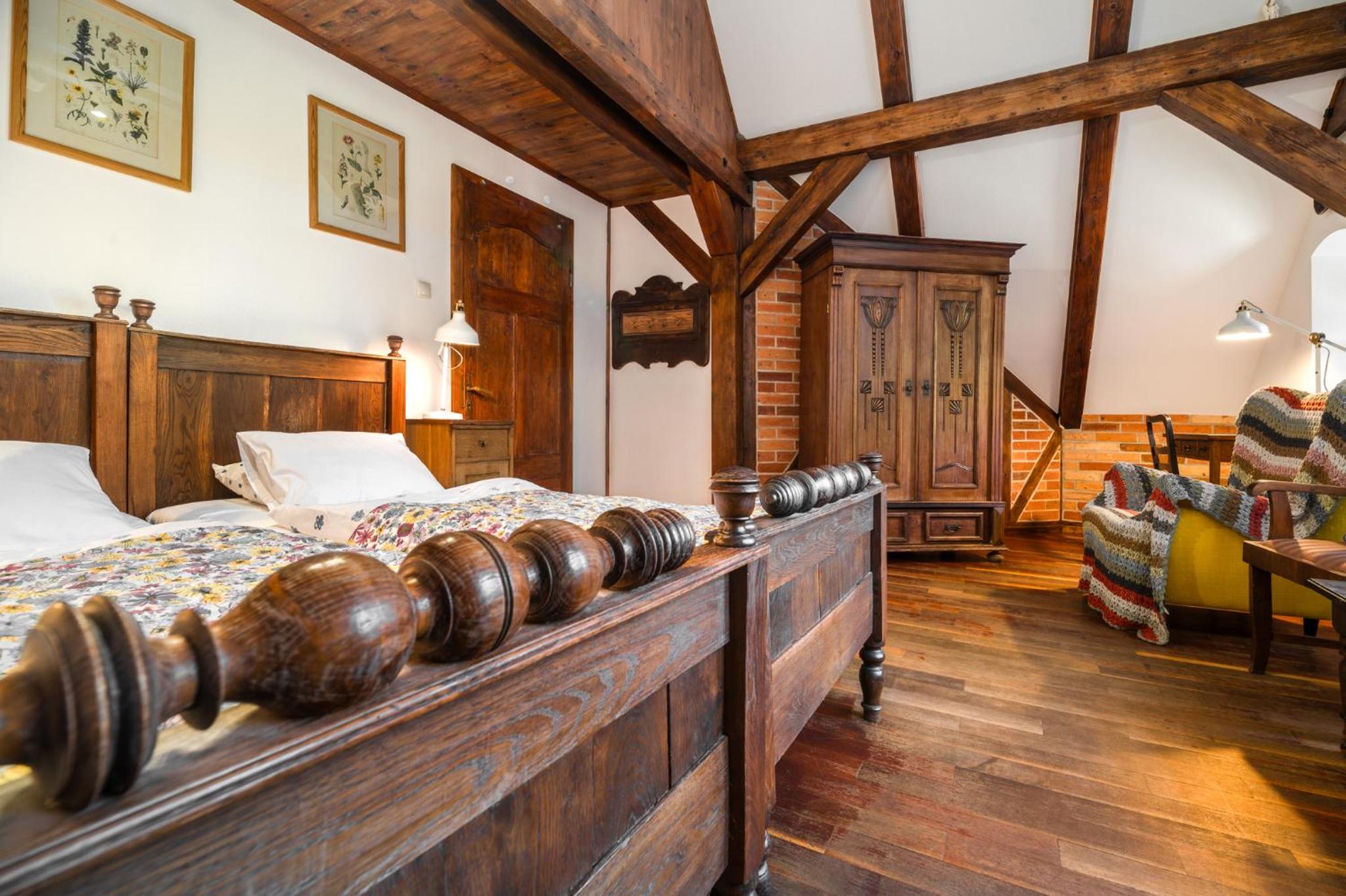 Large Double Room - Photo 2