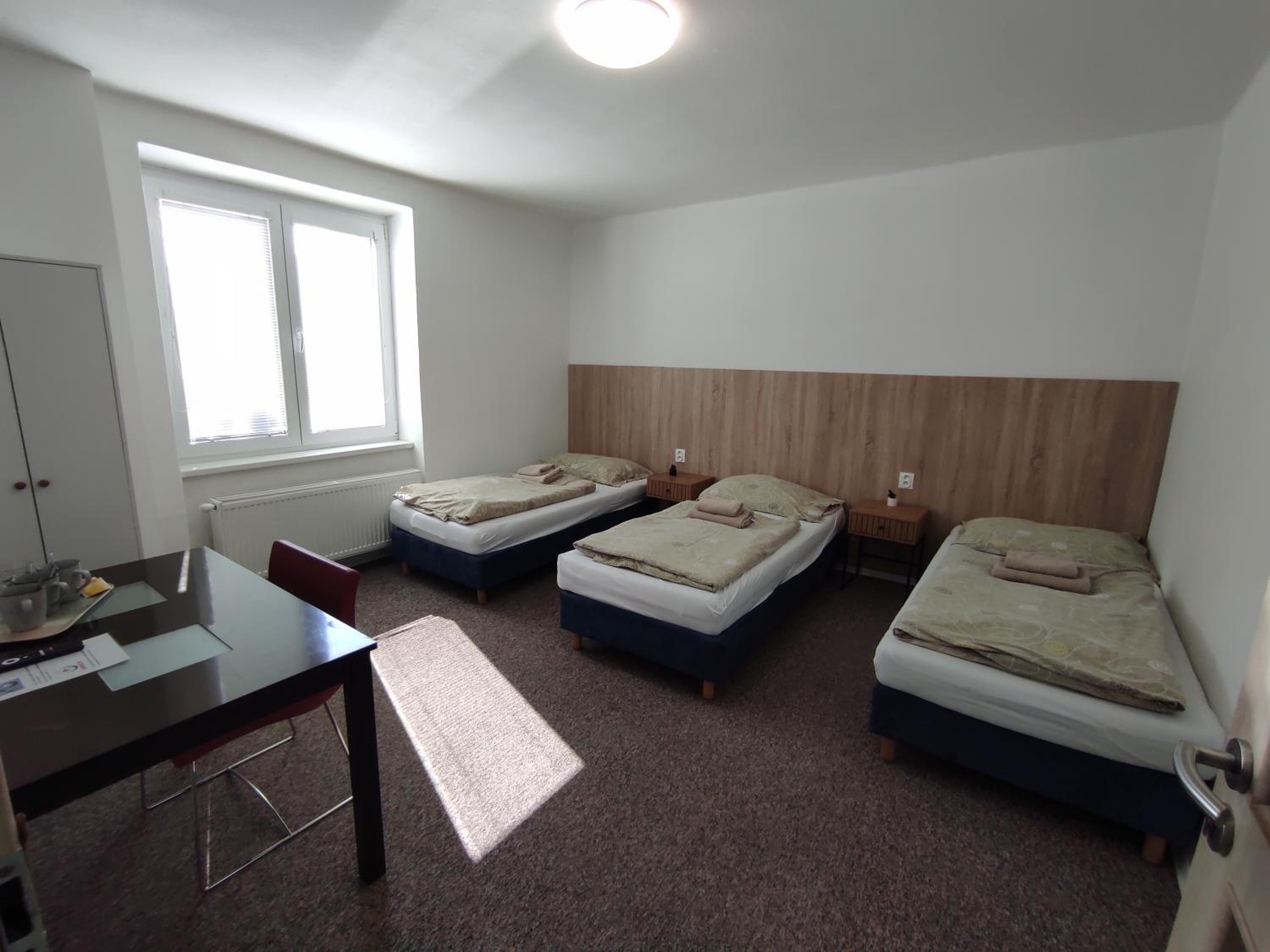 Basic Triple Room with Shared Bathroom photo 2