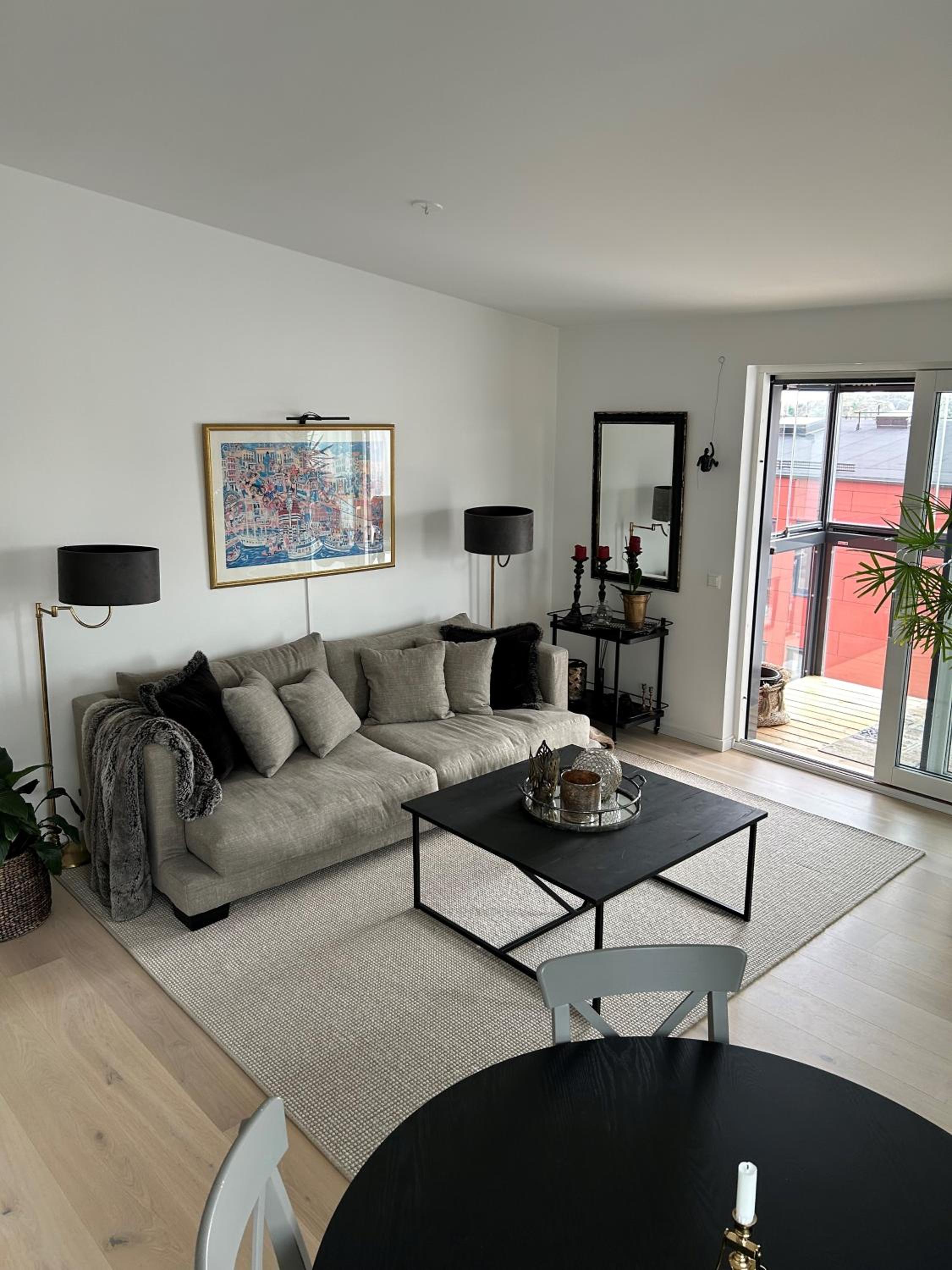 One-Bedroom Apartment photo 2