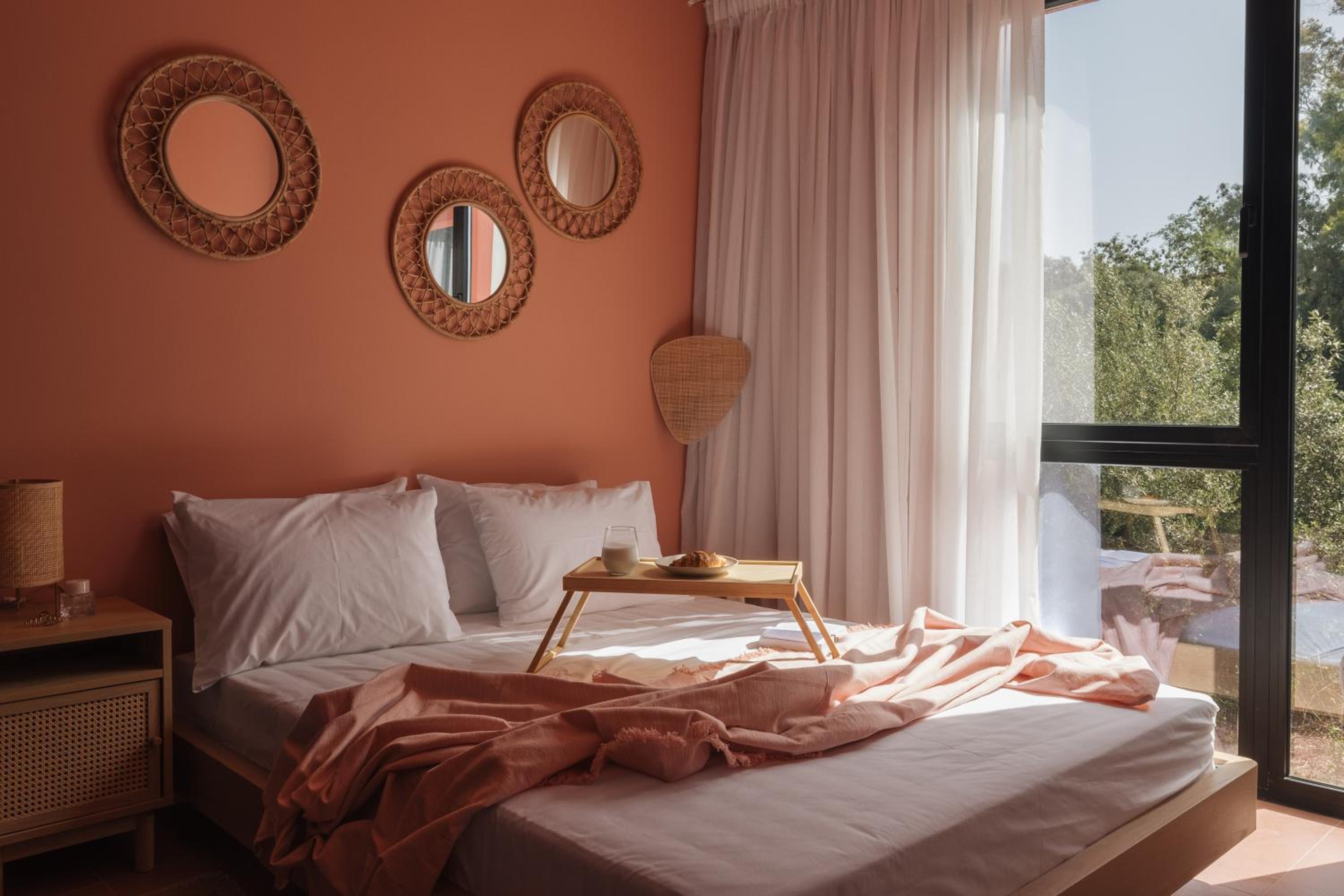 One-Bedroom Apartment with Sea View and Balcony photo 3