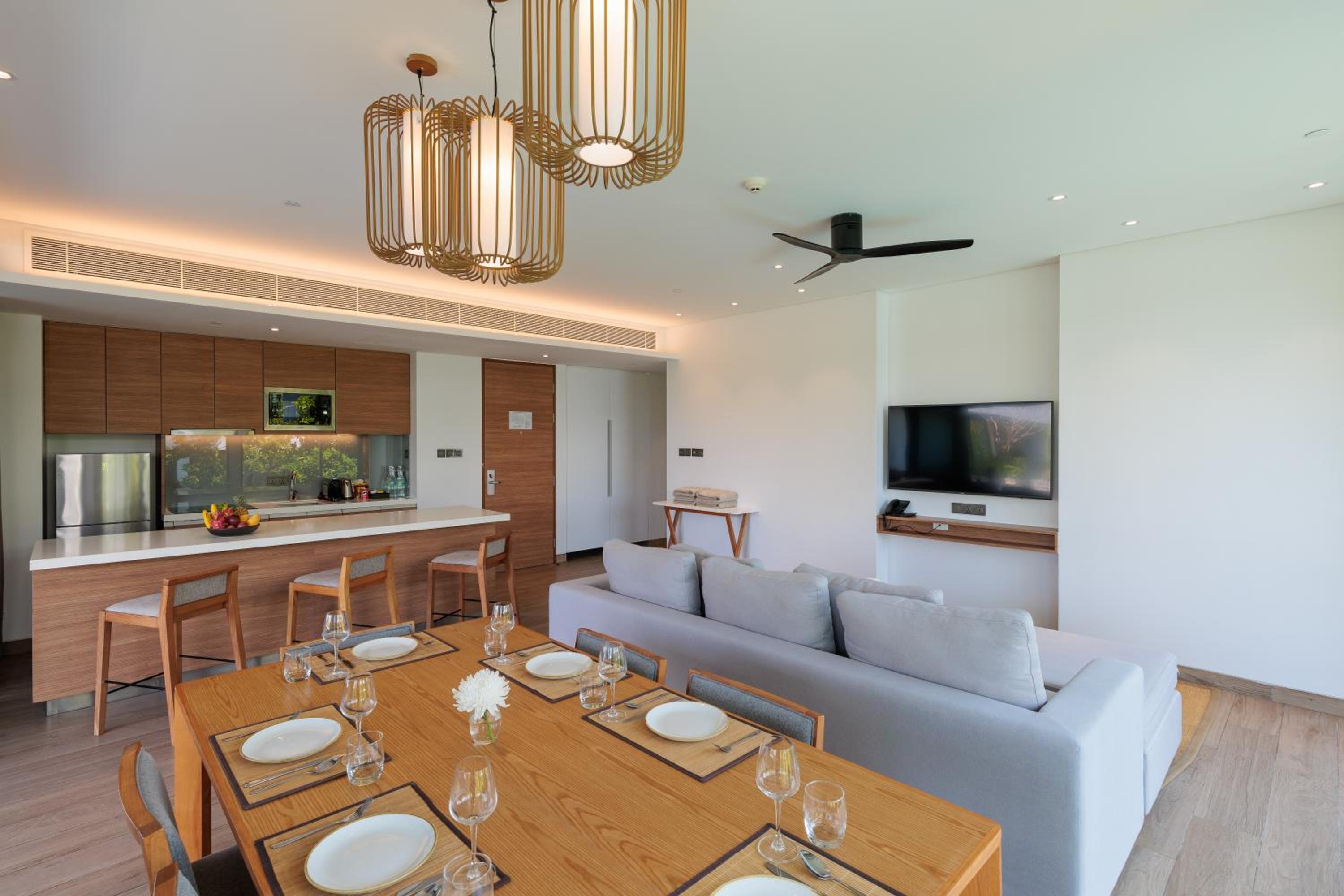 Two-Bedroom Suite with Private Pool - Photo 2