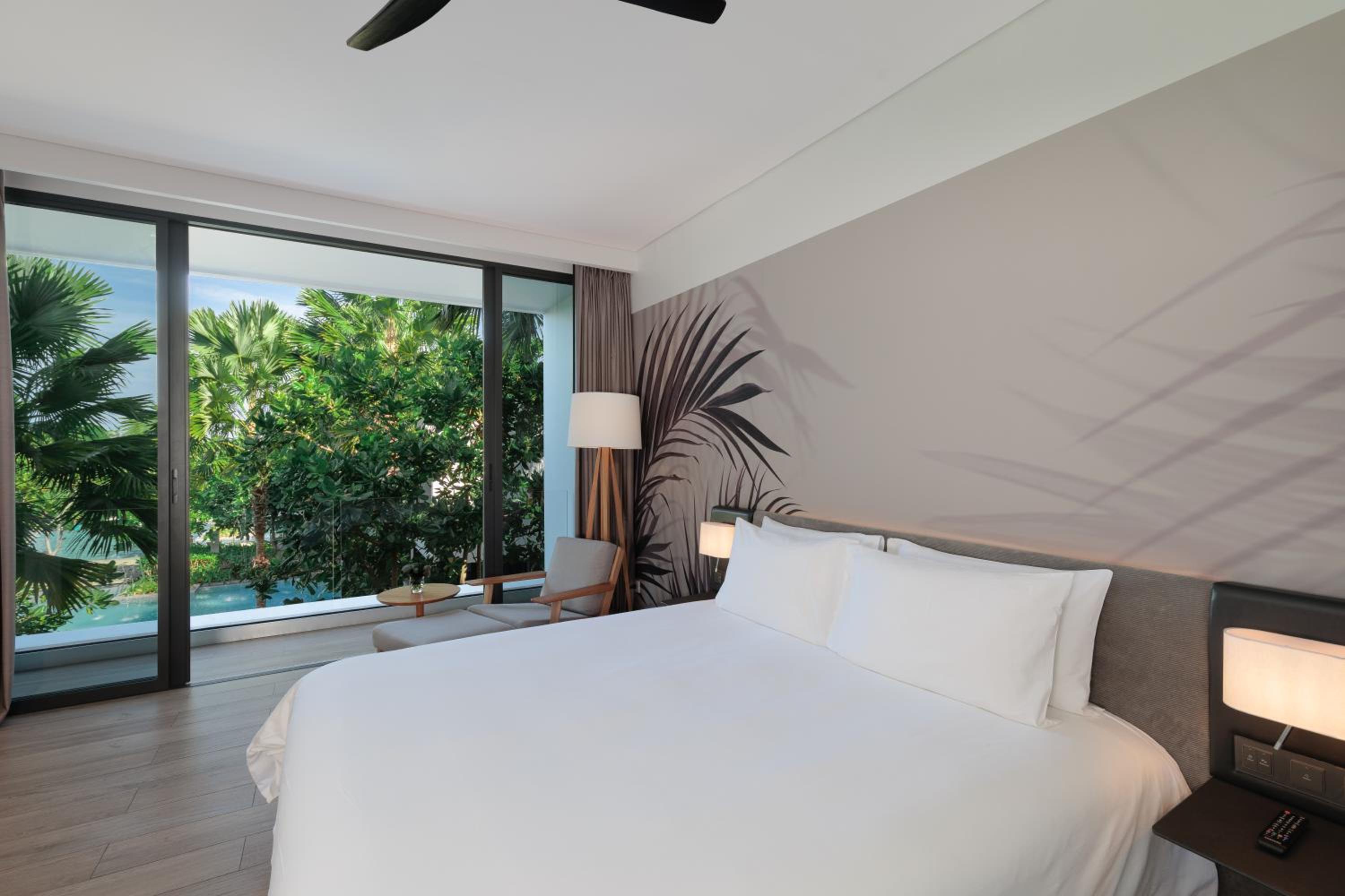 Three-Bedroom Villa with Private Pool - Photo 7