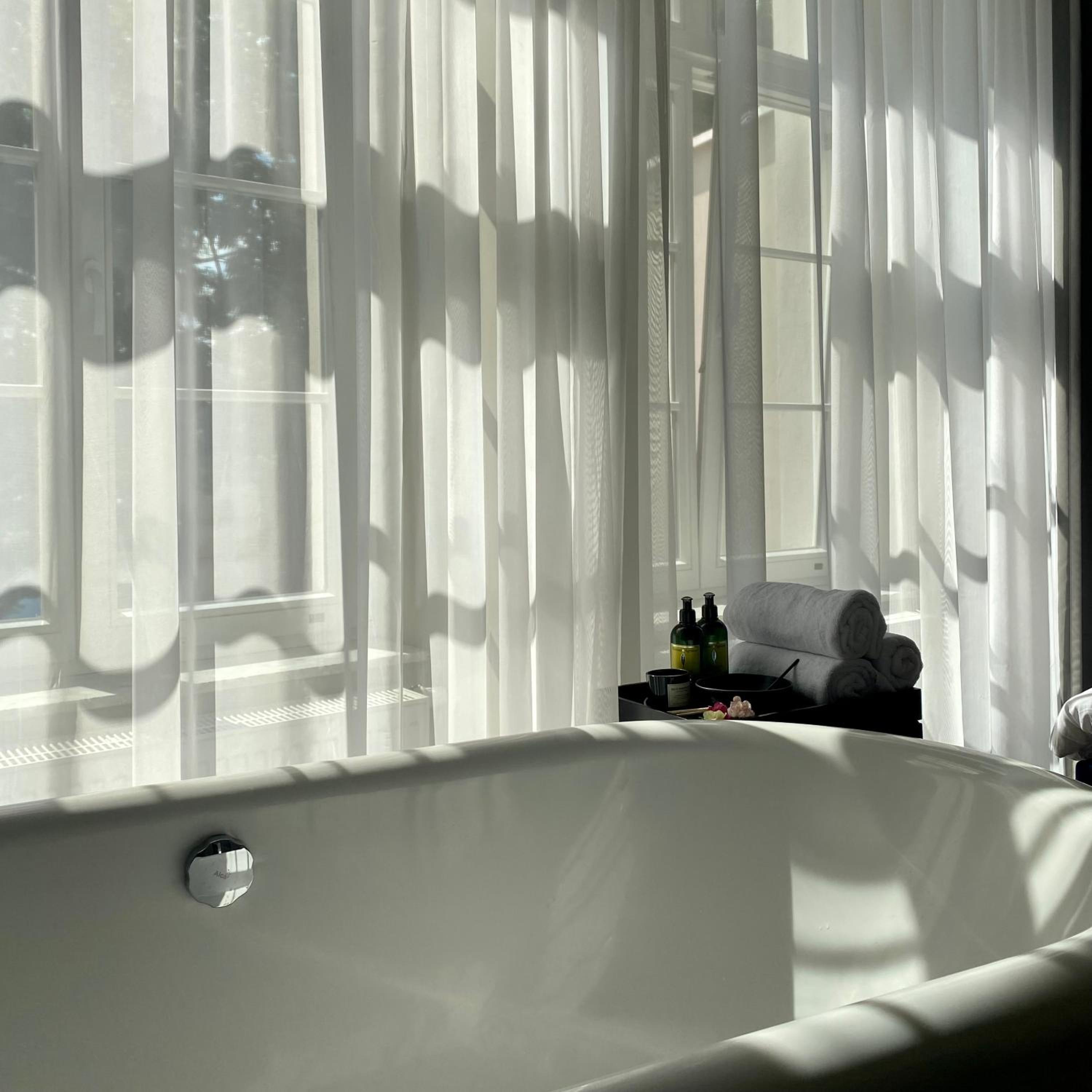 Deluxe Apartment with Balcony - Photo 5