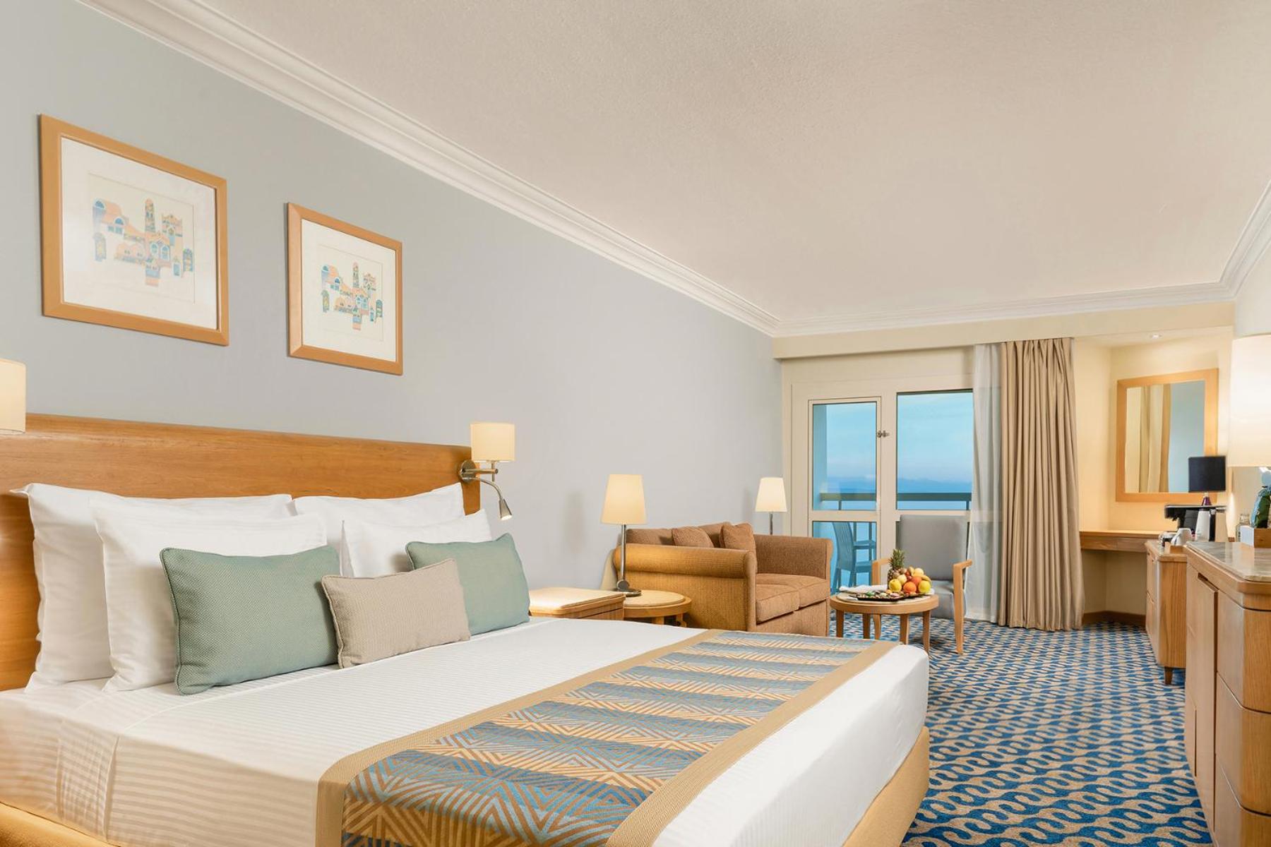 Queen Junior Suite