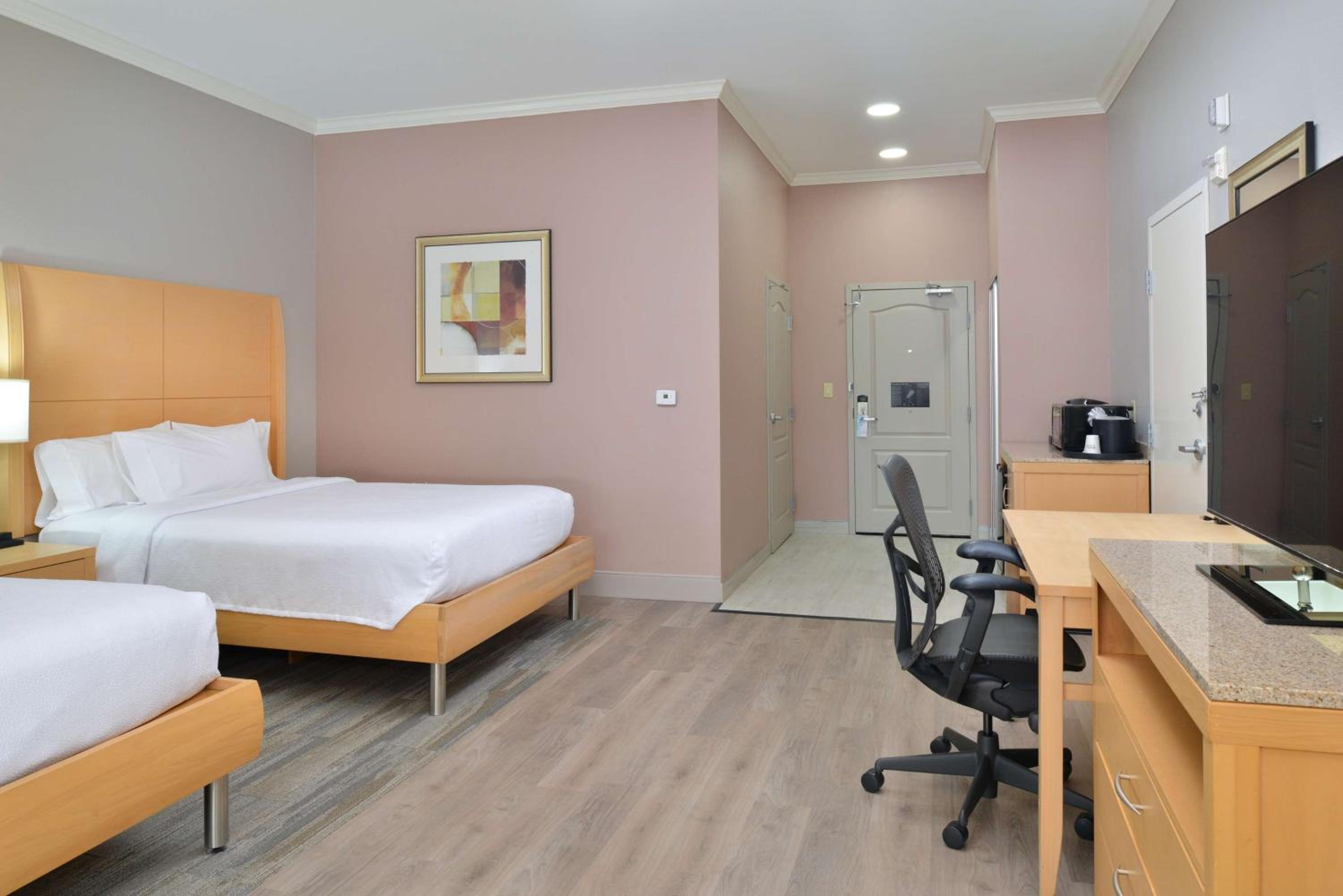 Queen Room with Two Queen Beds - Mobility and Hearing Access - Photo 2