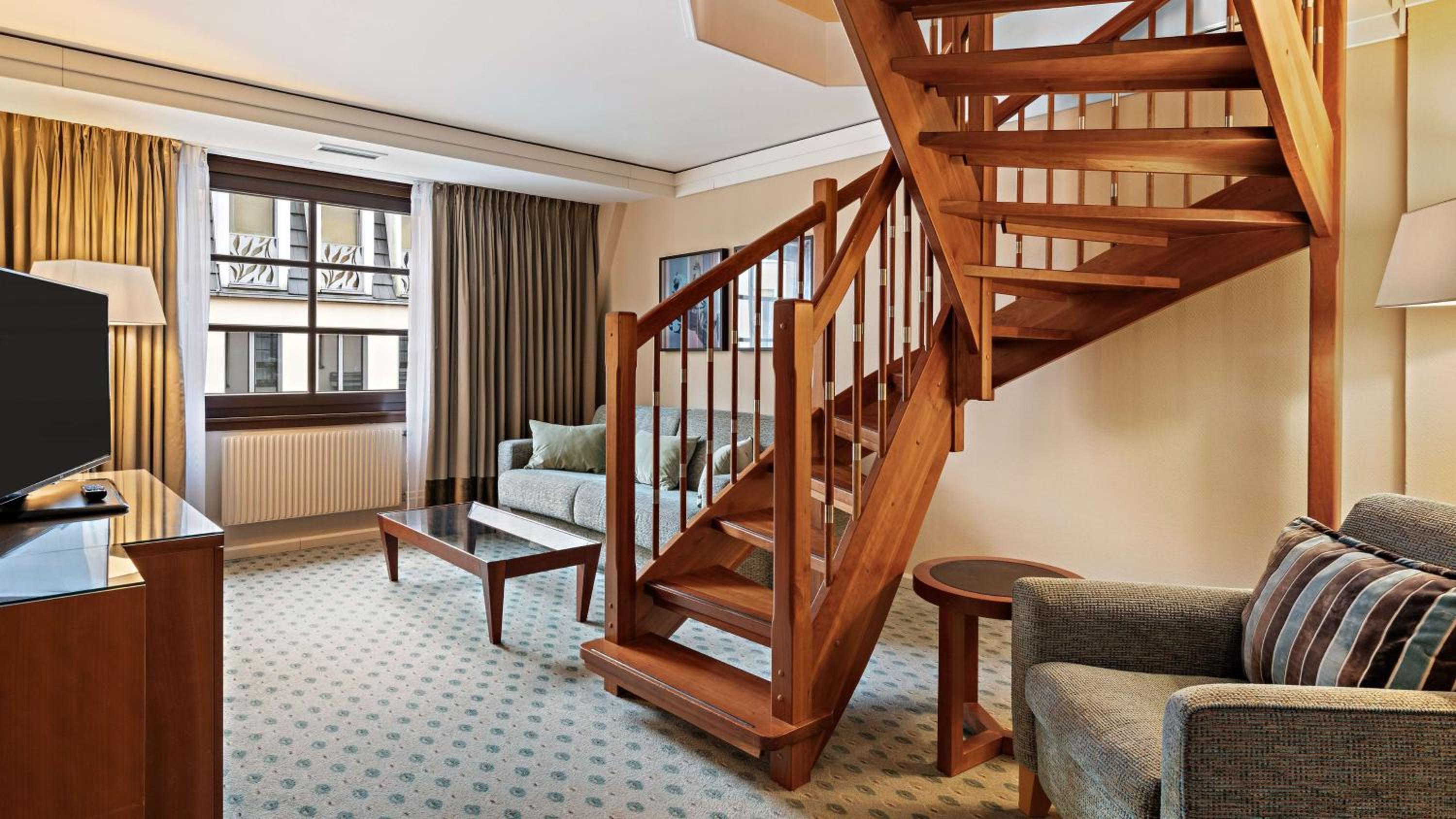 Maisonette – Junior Suite with access to the Executive Lounge