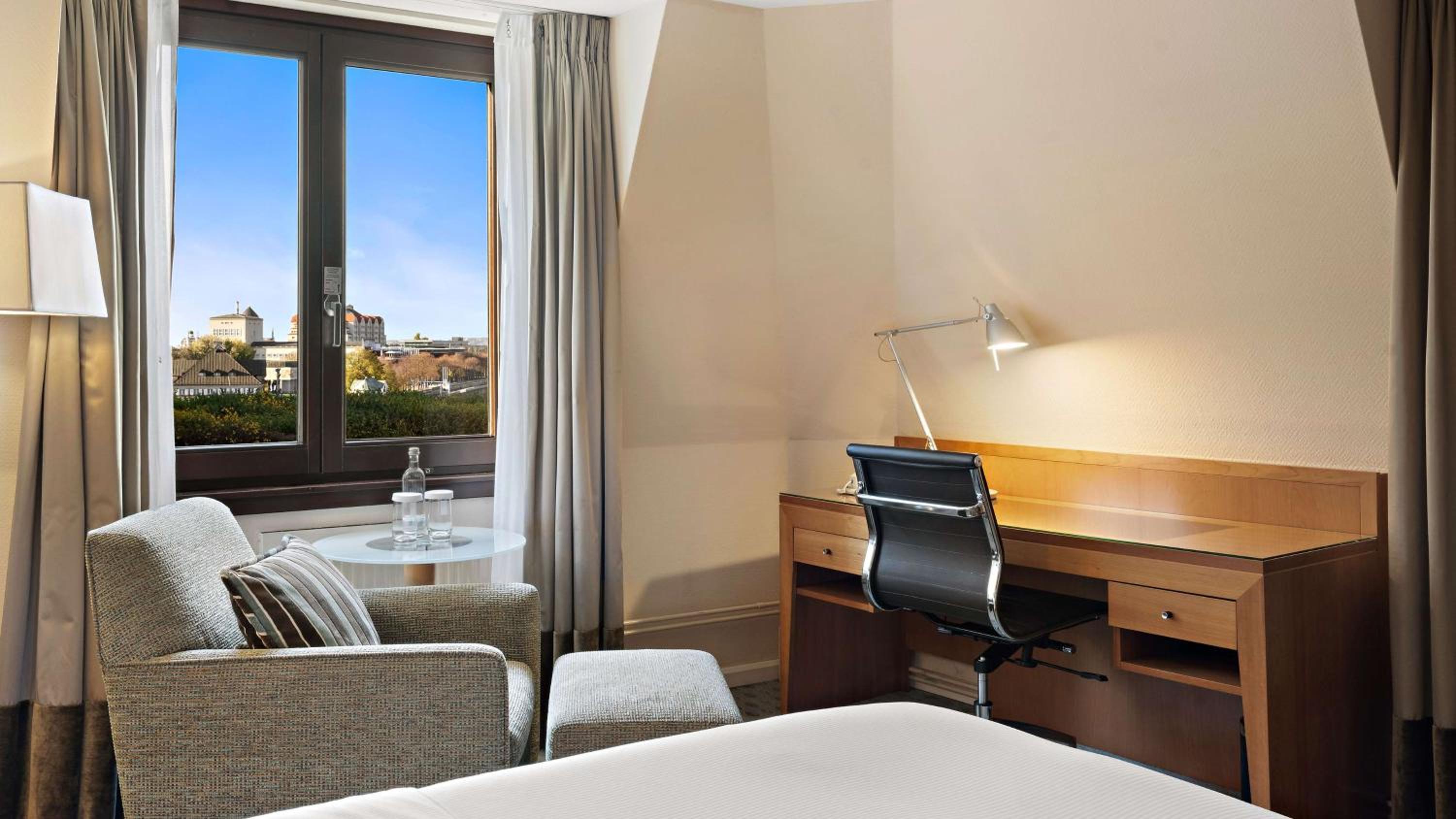 Executive Queen Room