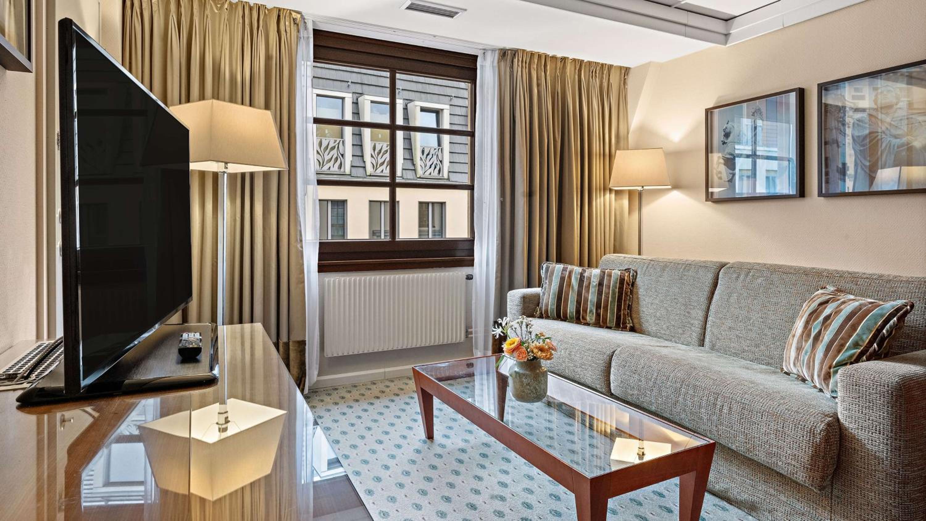 Maisonette – Junior Suite with access to the Executive Lounge