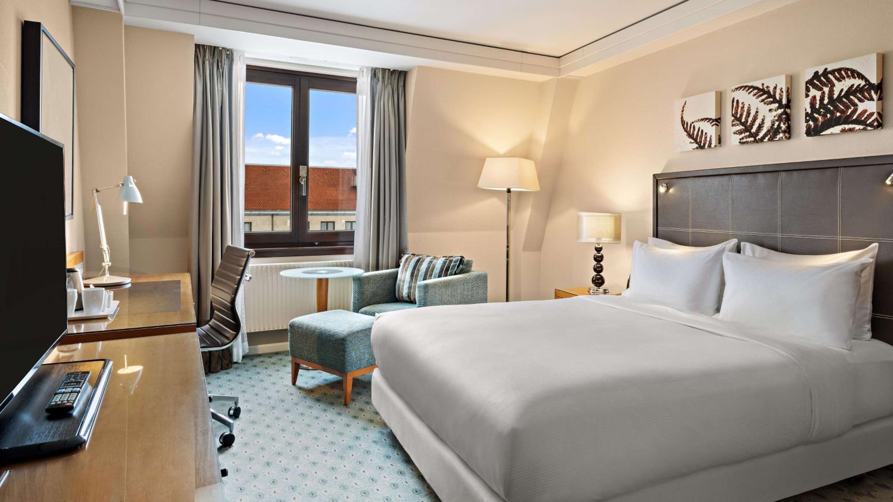 Deluxe Queen Room