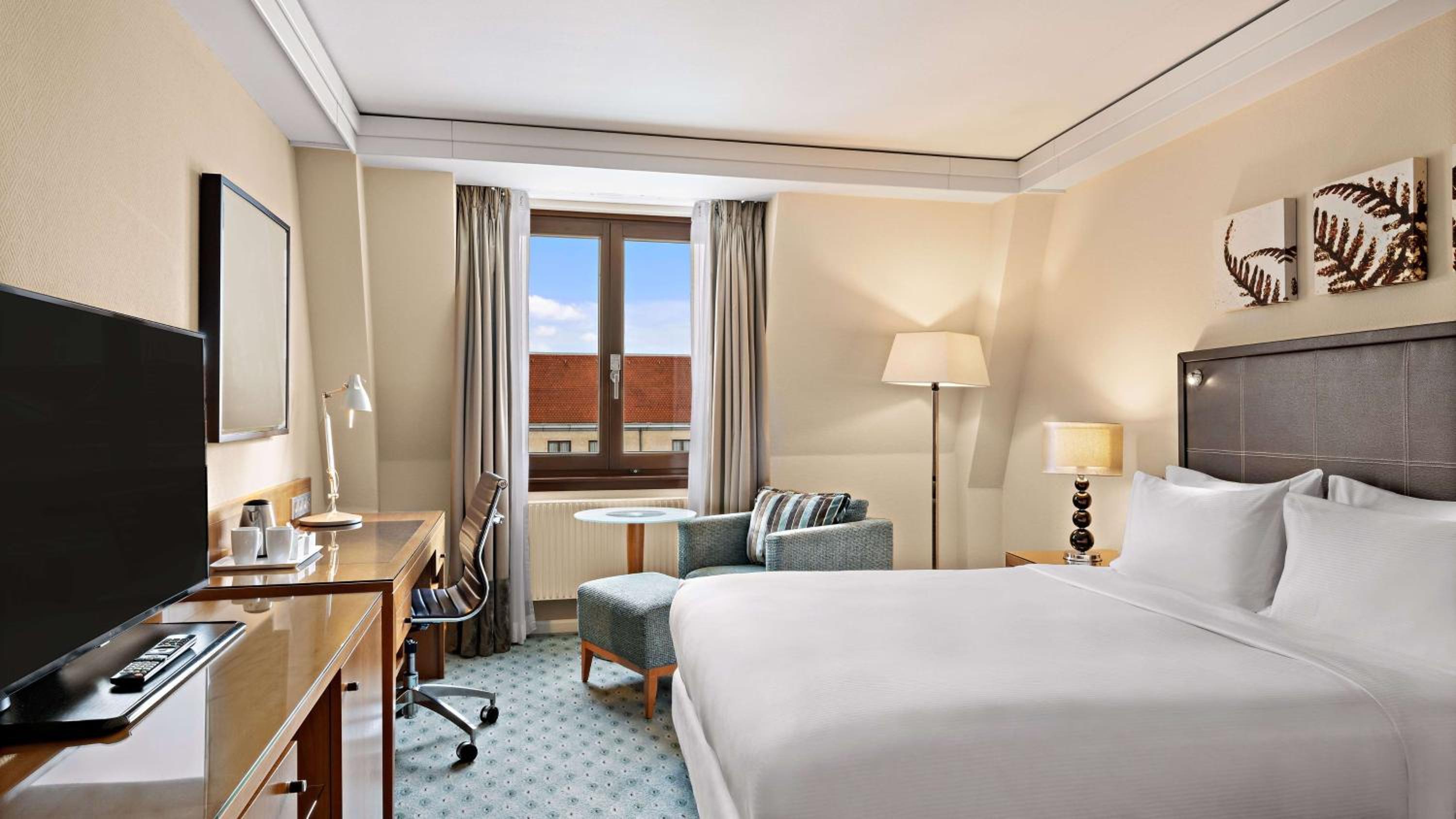 Deluxe Queen Room