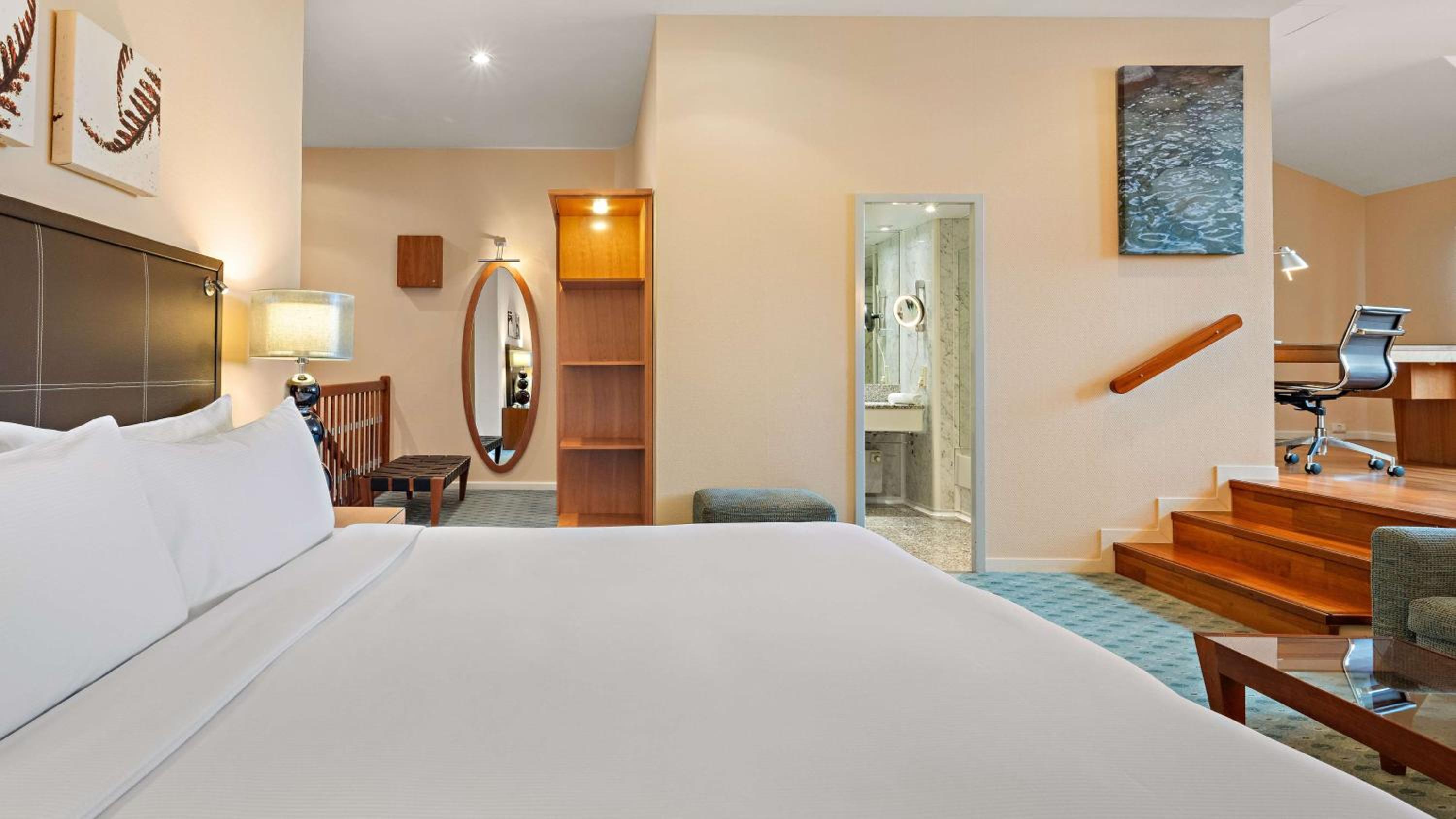 Maisonette – Junior Suite with access to the Executive Lounge thumbnail 6