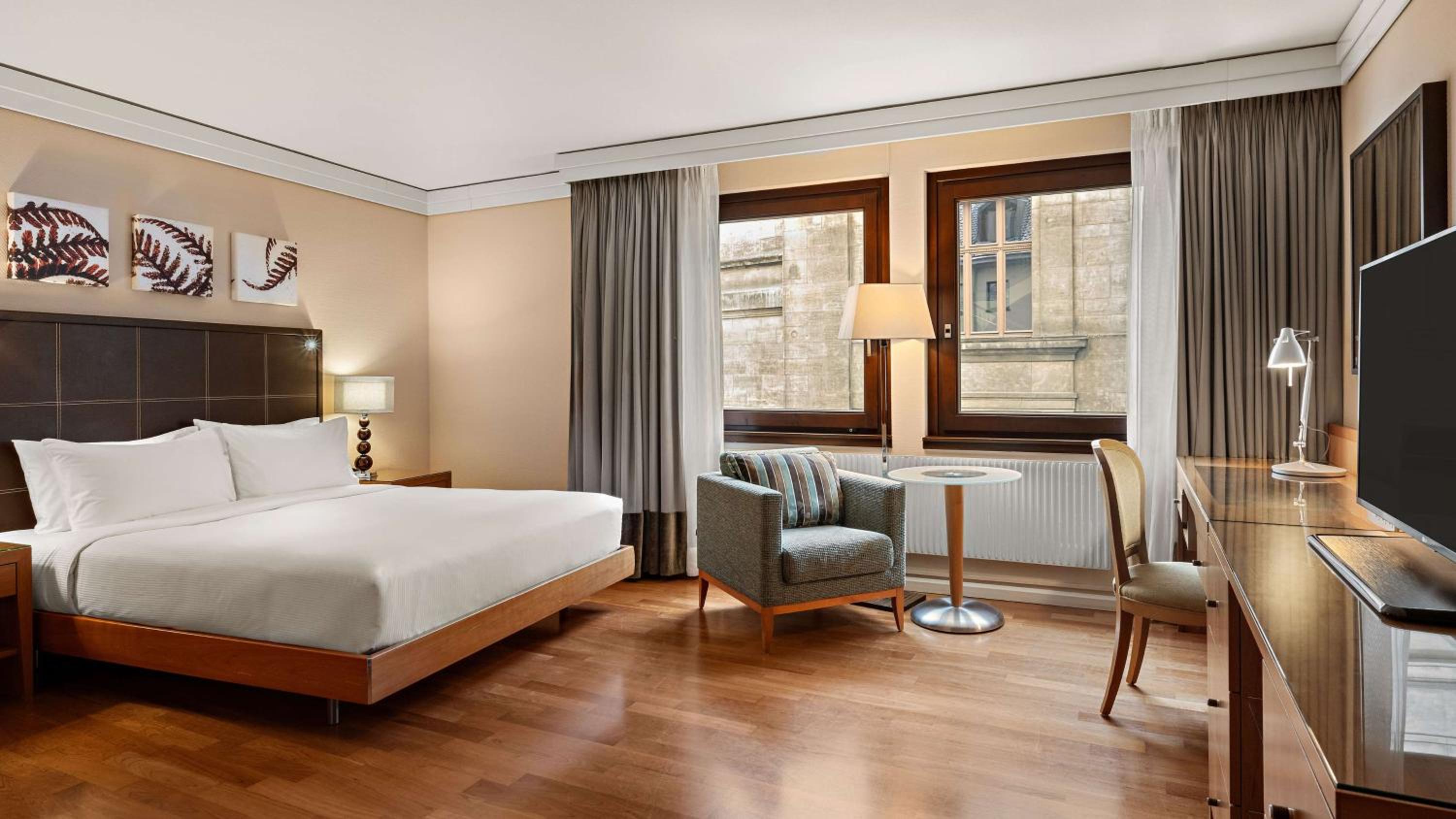 Queen Room