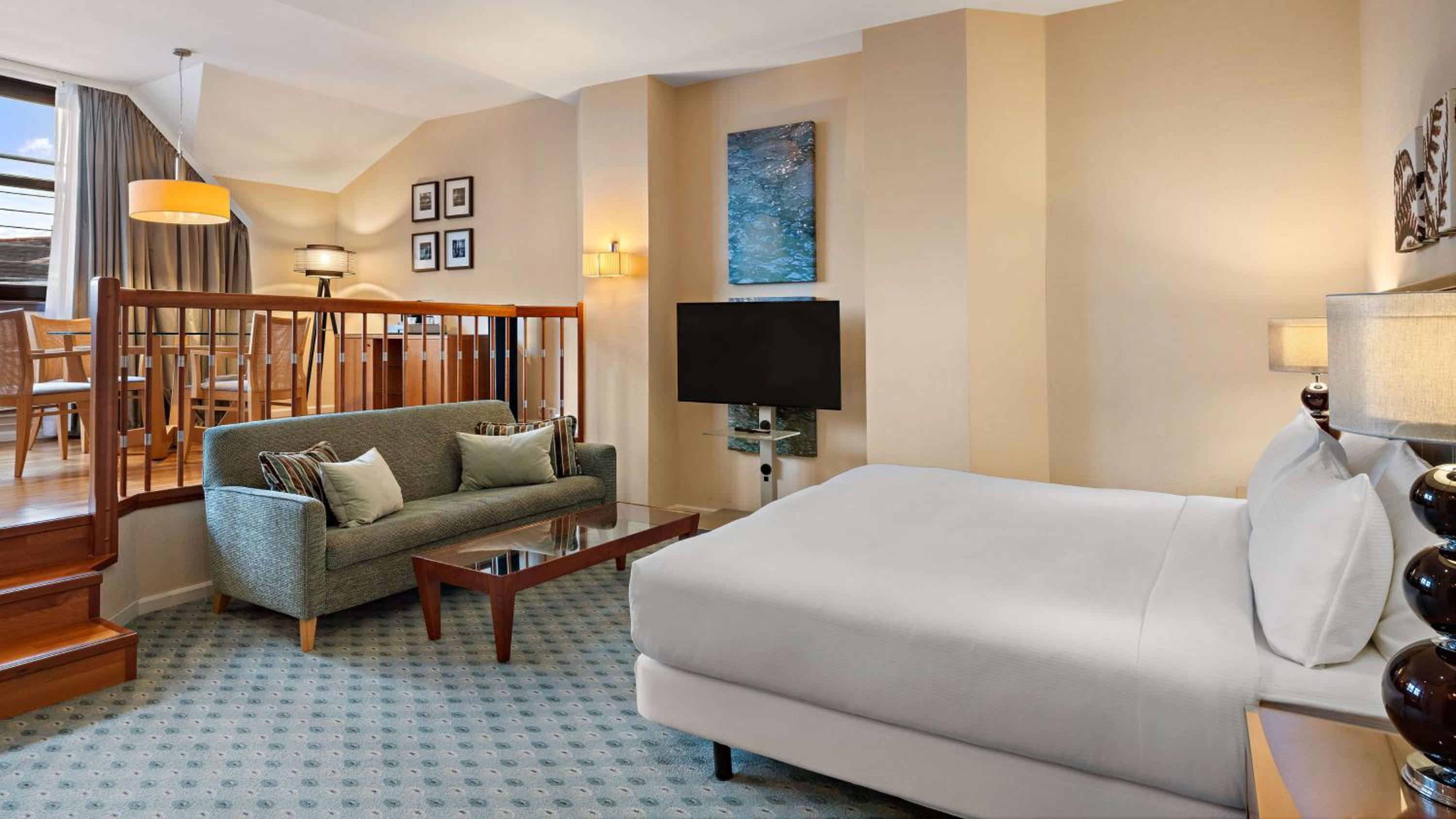 Maisonette – Junior Suite with access to the Executive Lounge thumbnail 5