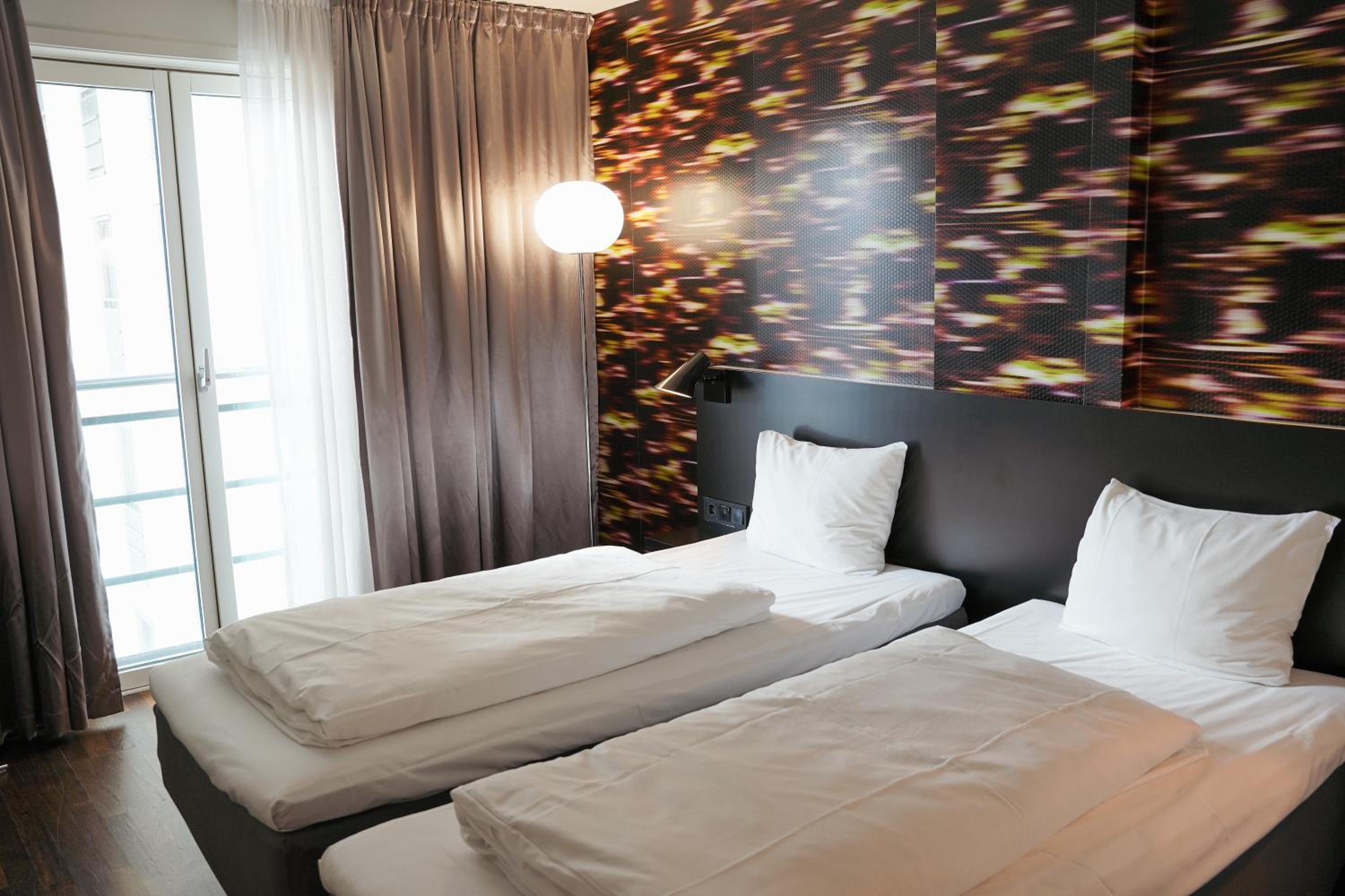 Standard Twin Room - Photo 1