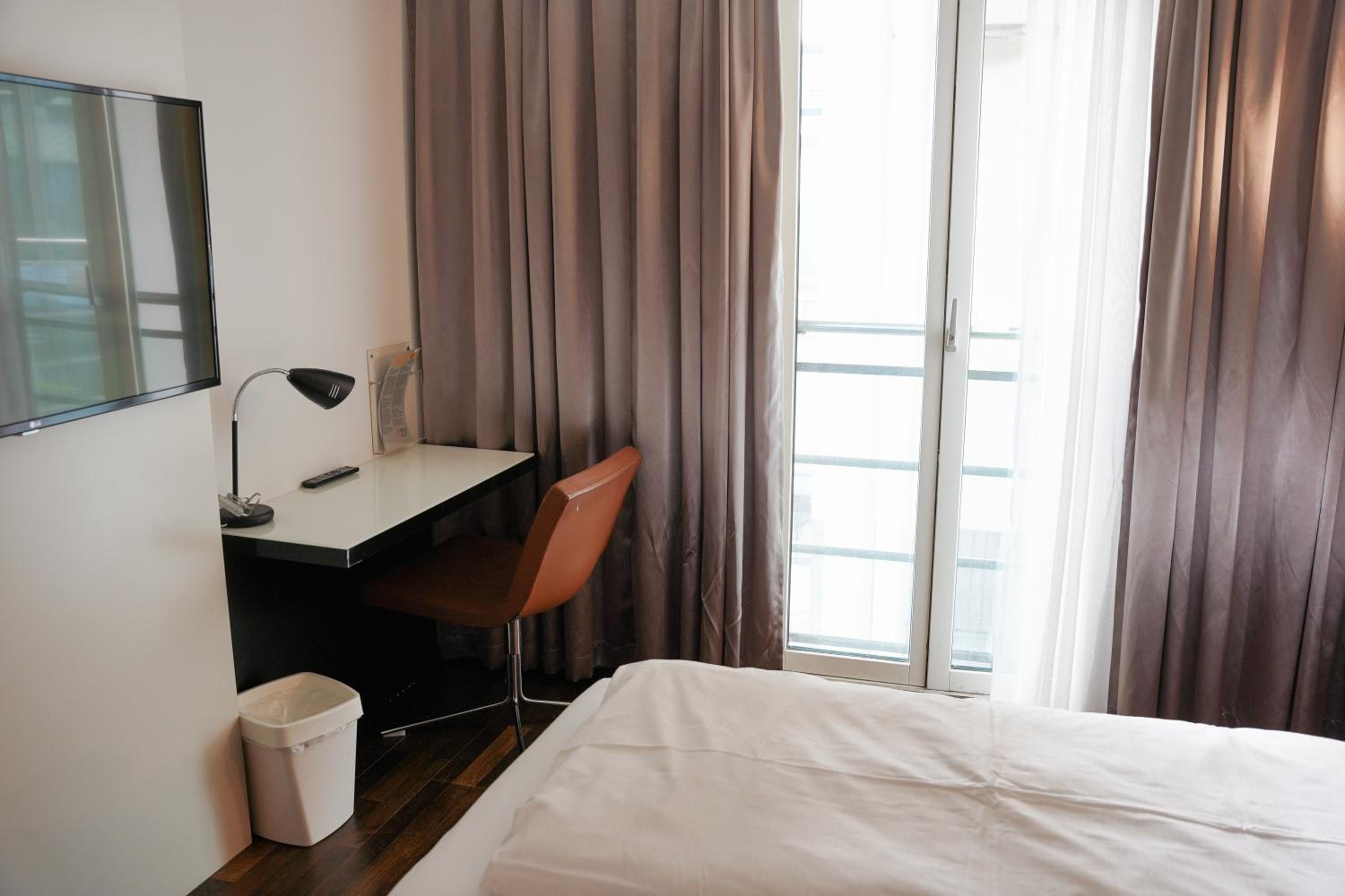 Standard Double Room - Photo 2