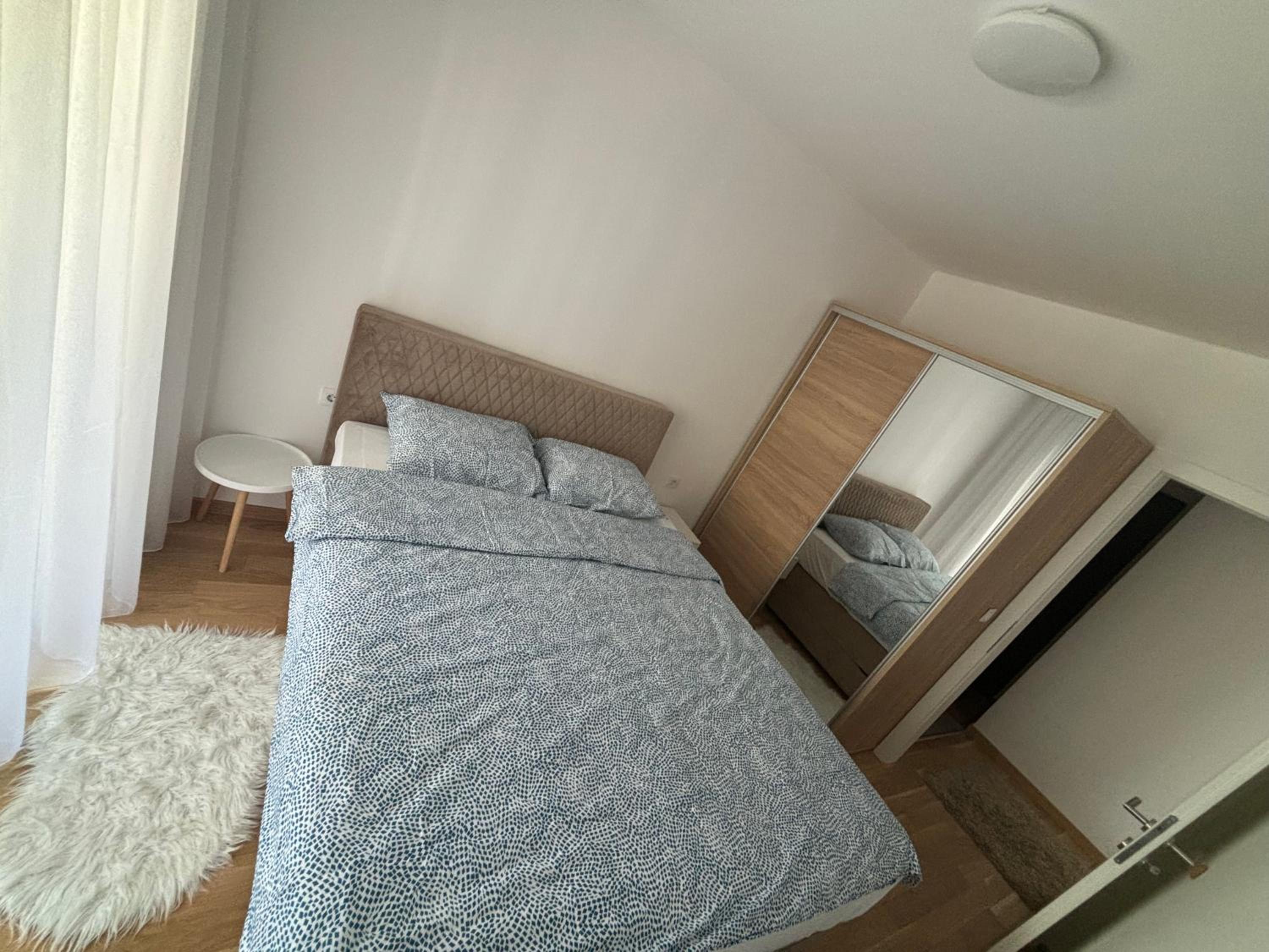 One-Bedroom Apartment photo 2