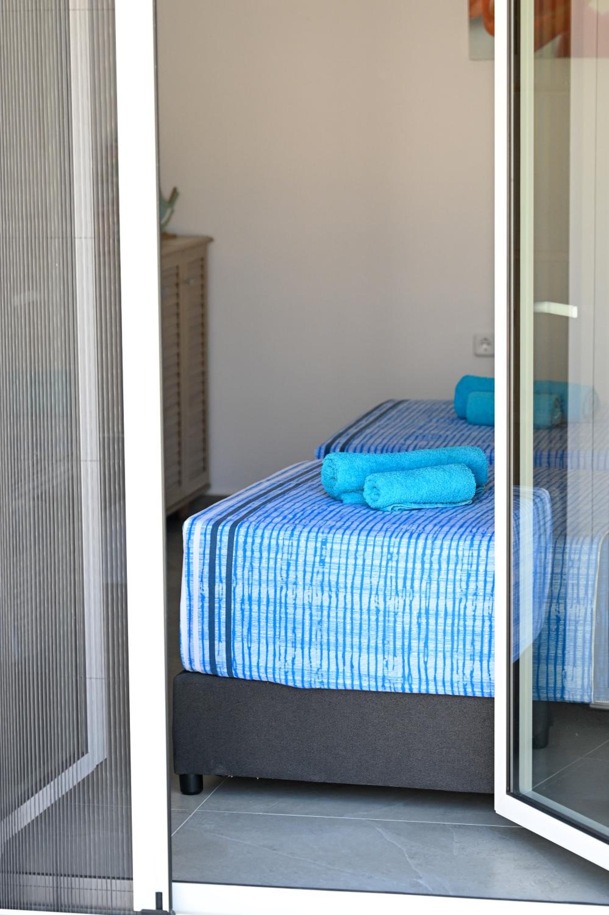 Apartment with Balcony photo 3