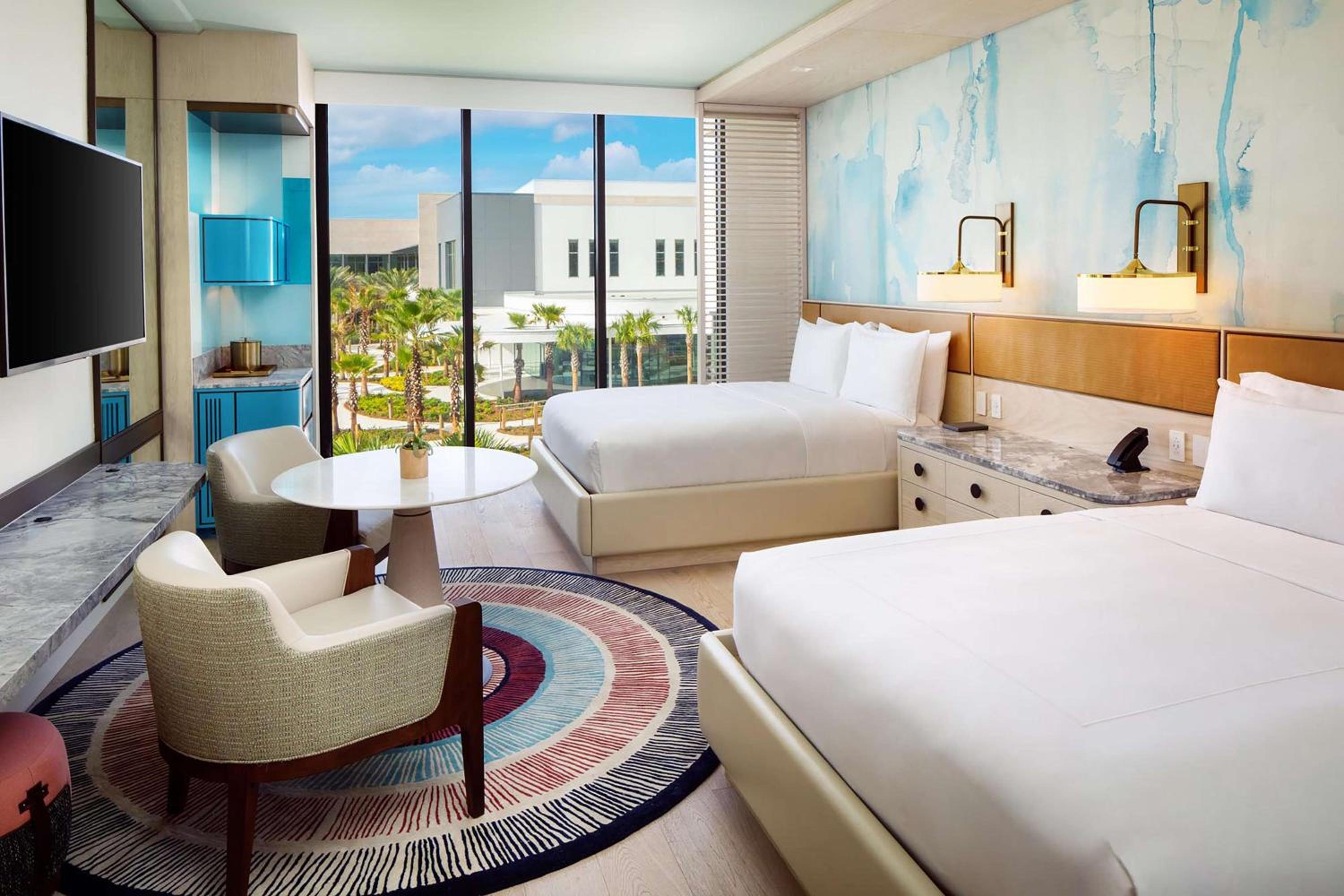 Queen Room With Two Queen Beds And Lagoon View