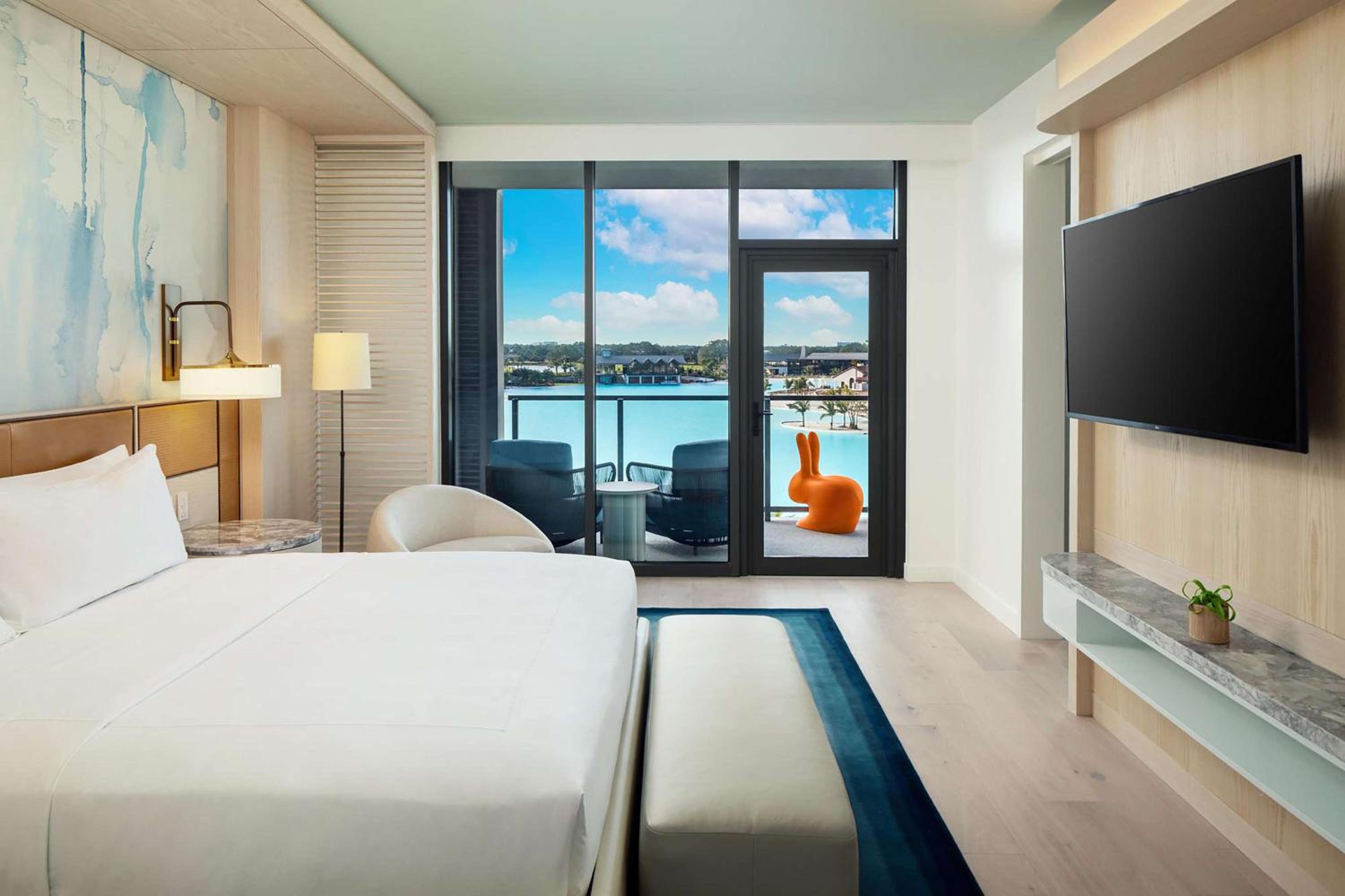 Two-Bedroom Suite with One King Bed and Two Queen Beds - Lagoon View