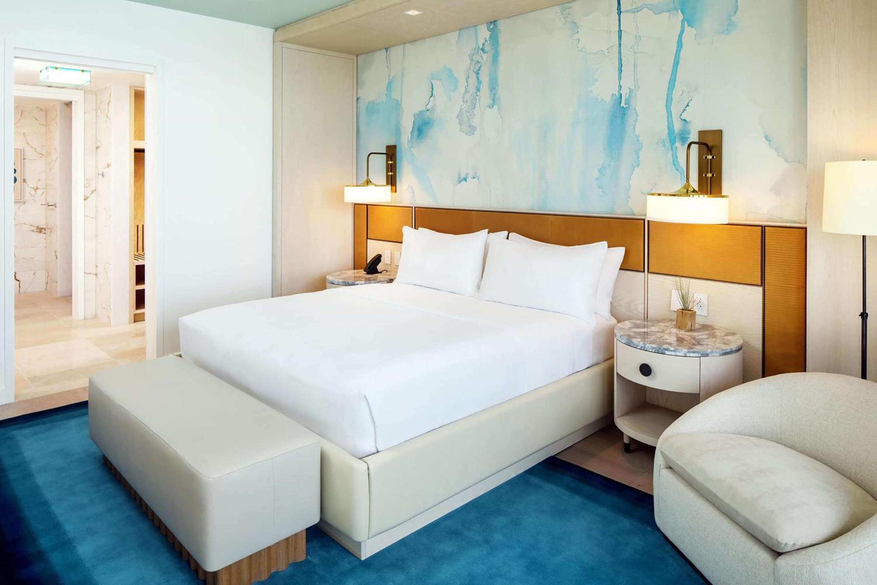 One-Bedroom Suite with Balcony and Lagoon View