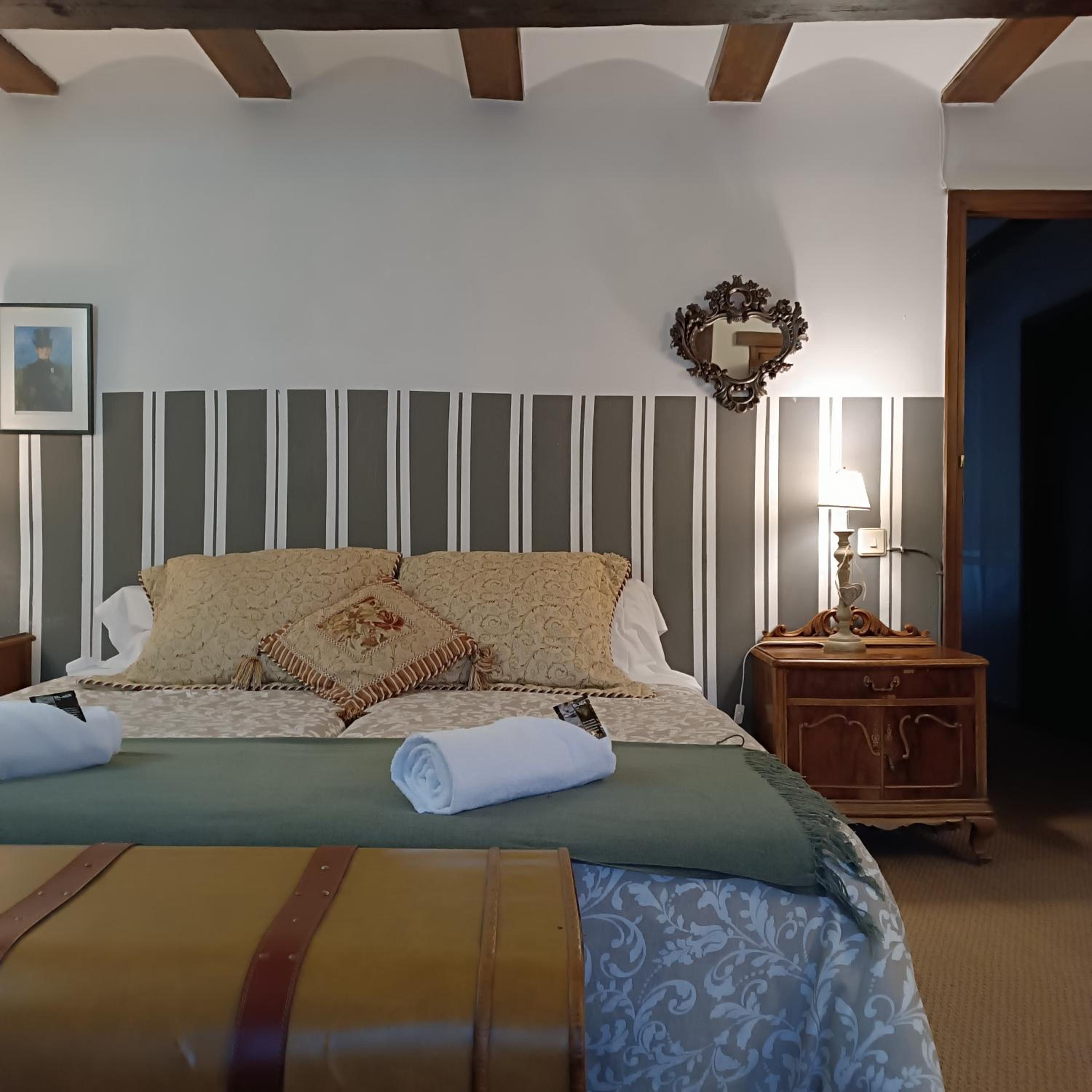 Double or Twin Room with Bathroom photo 2