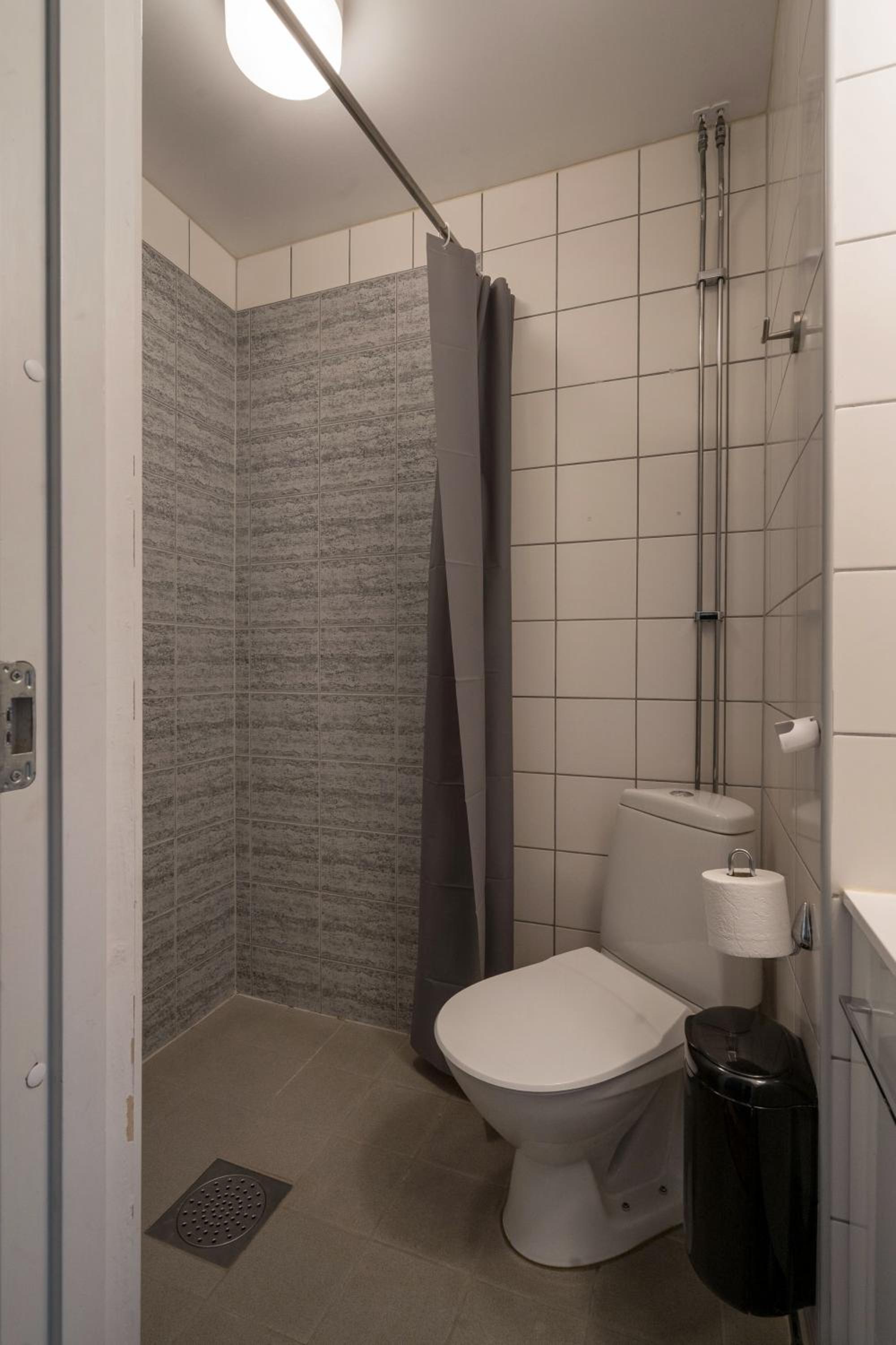 Standard Twin Room - Private bathroom - Photo 4