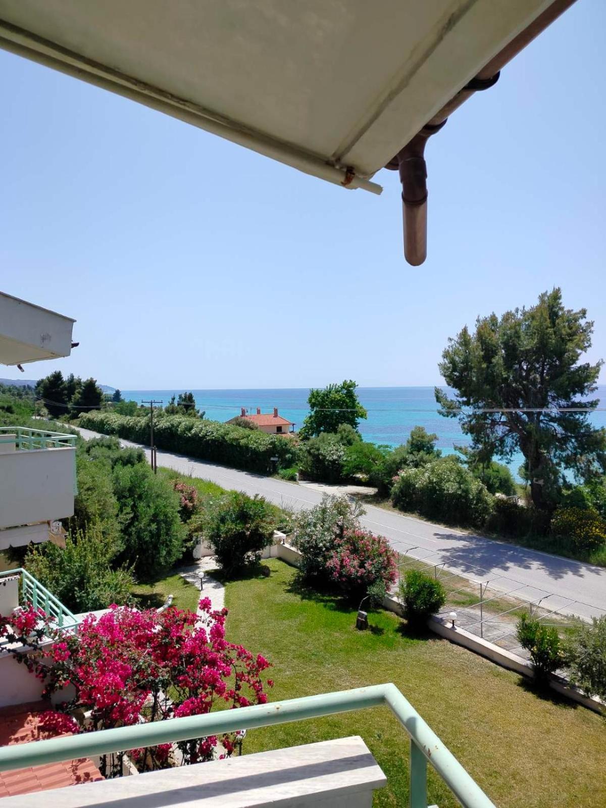 Apartment With View And Balcony photo 3