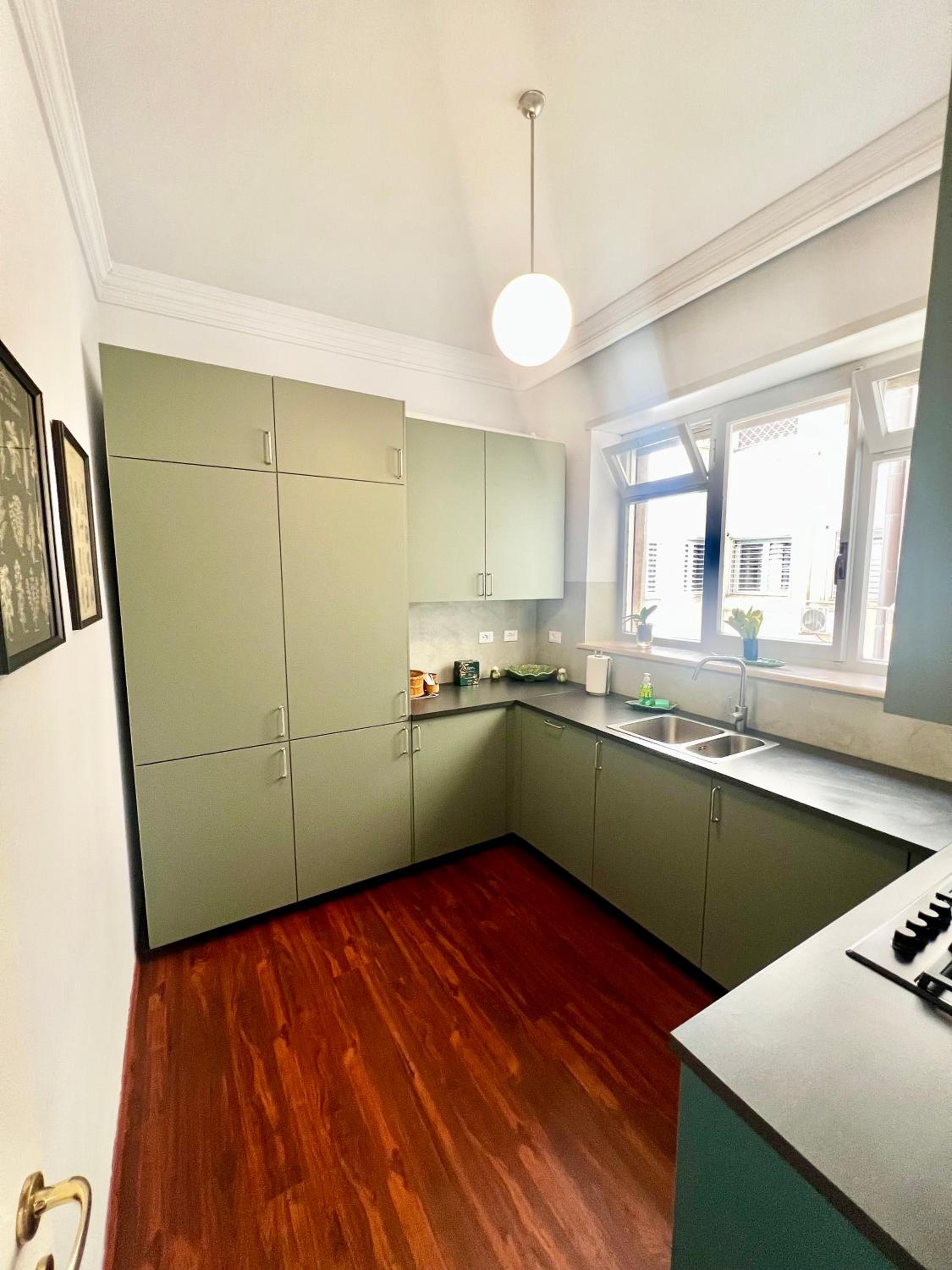 Three-Bedroom Apartment with Balcony photo 2
