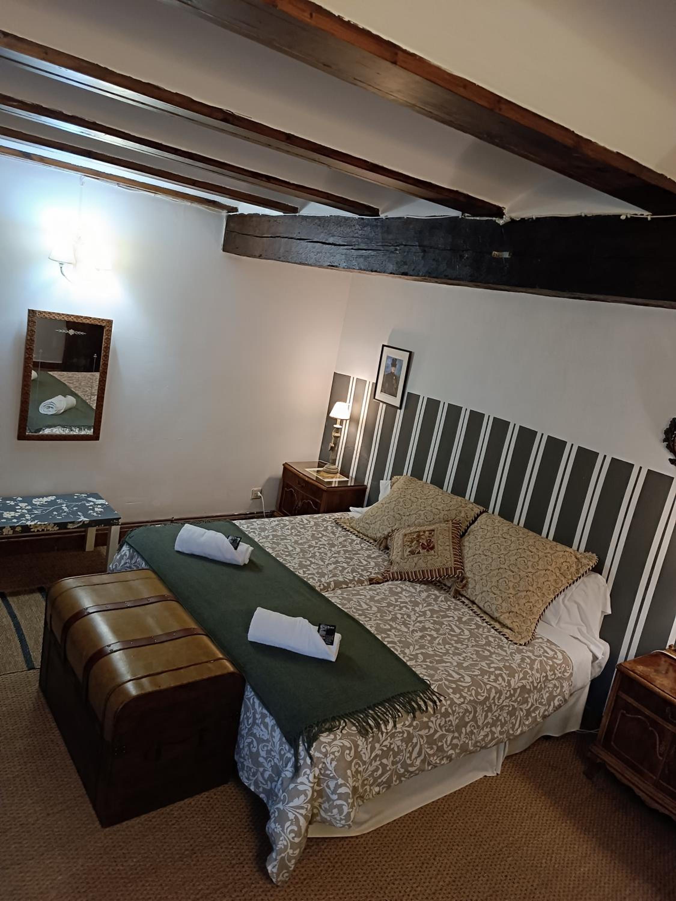 Double or Twin Room with Bathroom photo 3