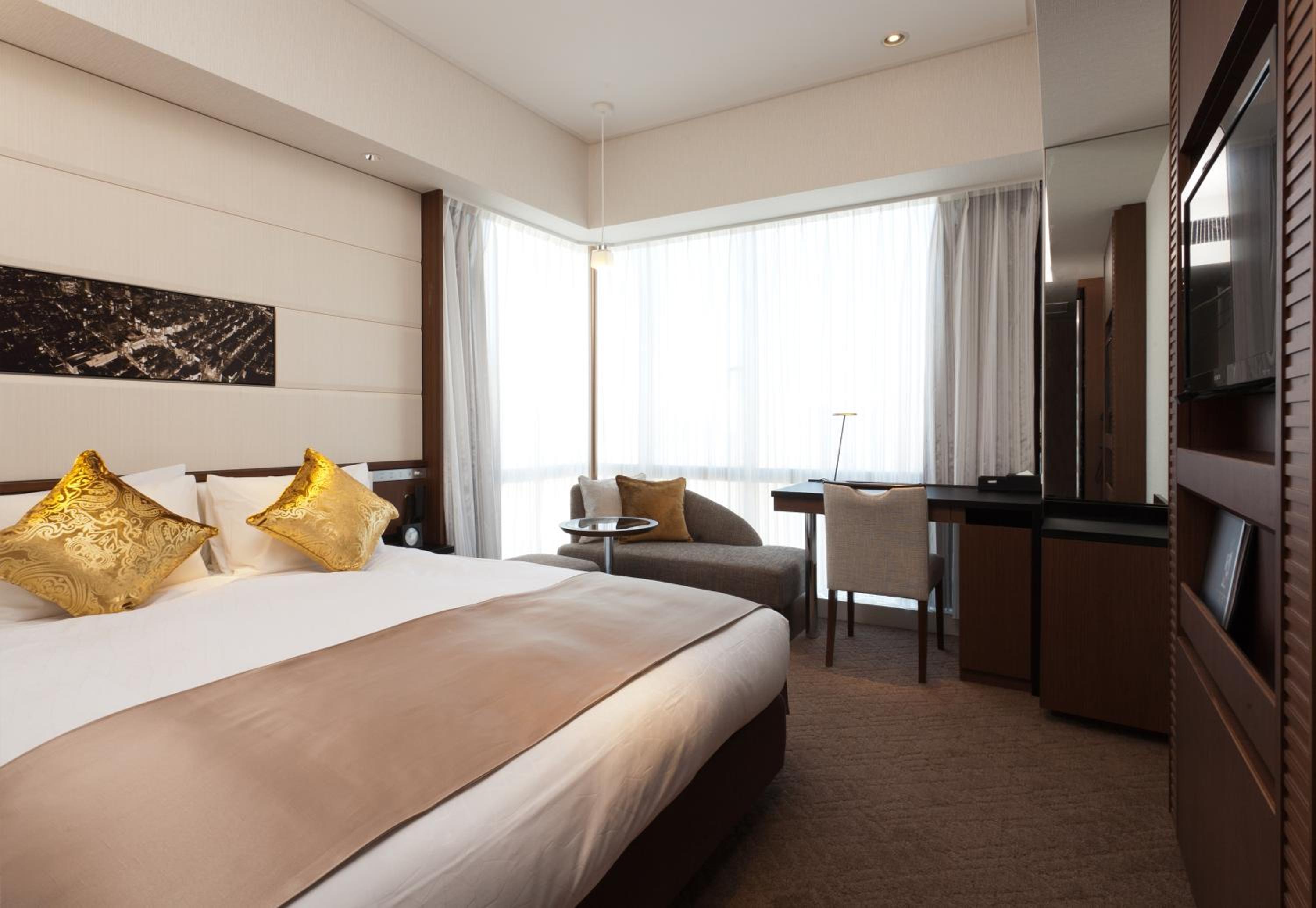Double Room - Non-Smoking thumbnail 6