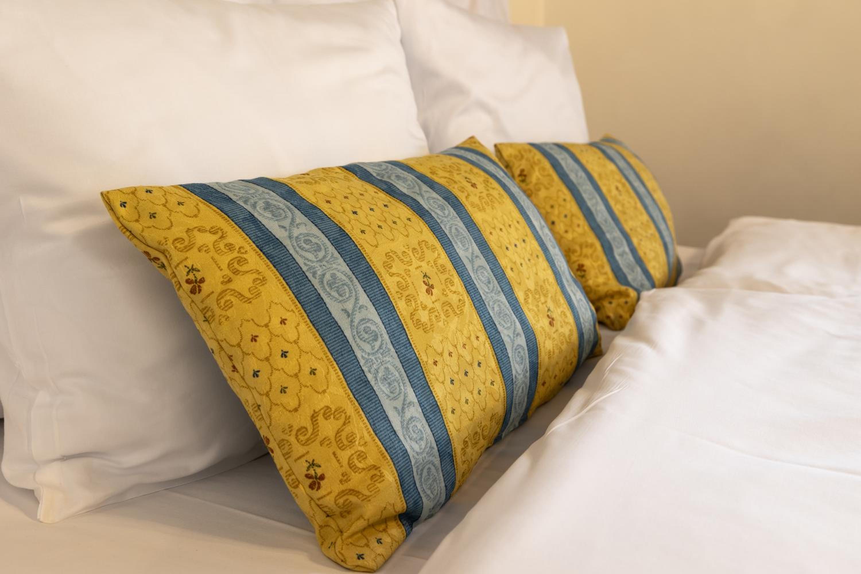 Double or Twin Room - Photo 4
