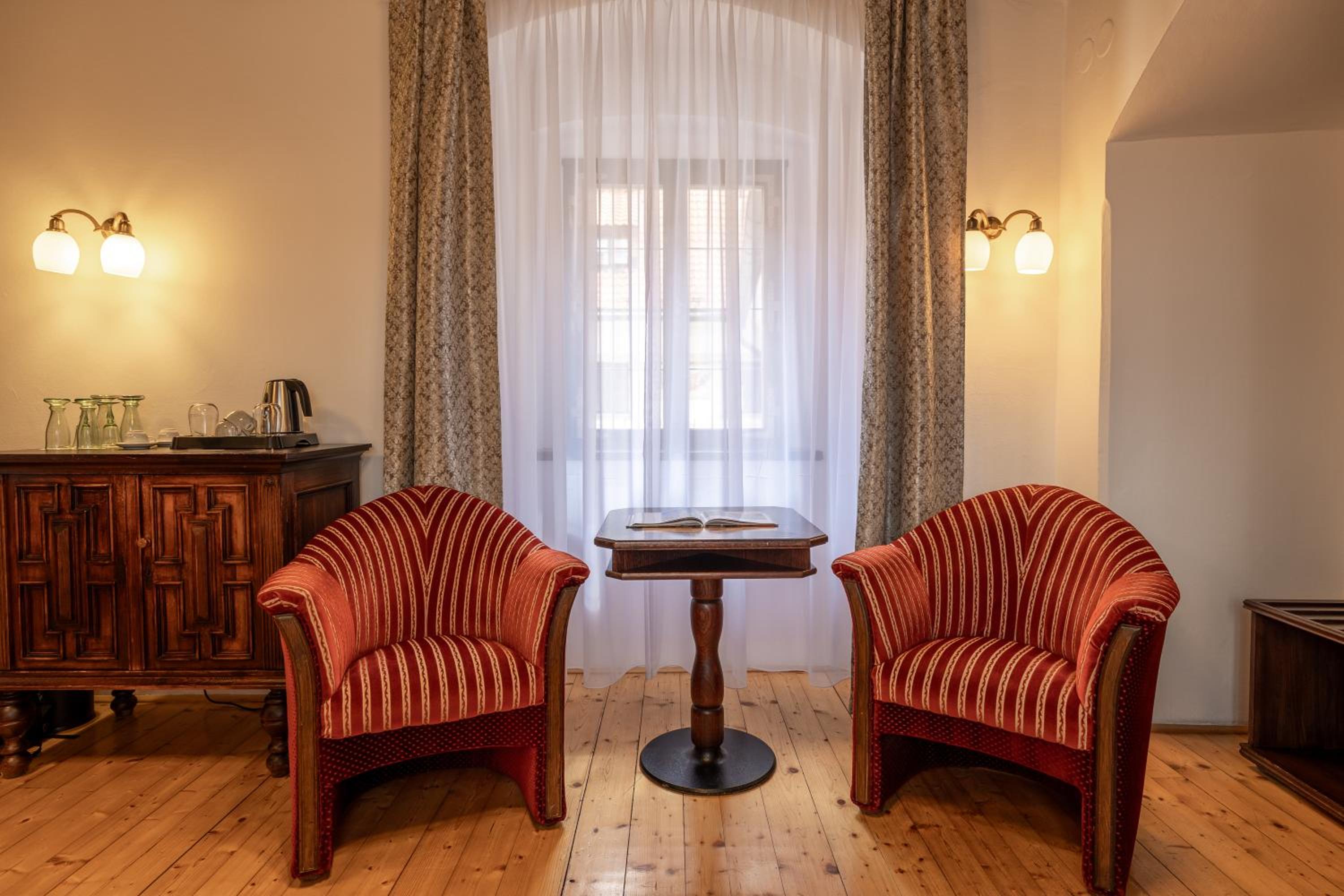 Deluxe Suite - Photo 4