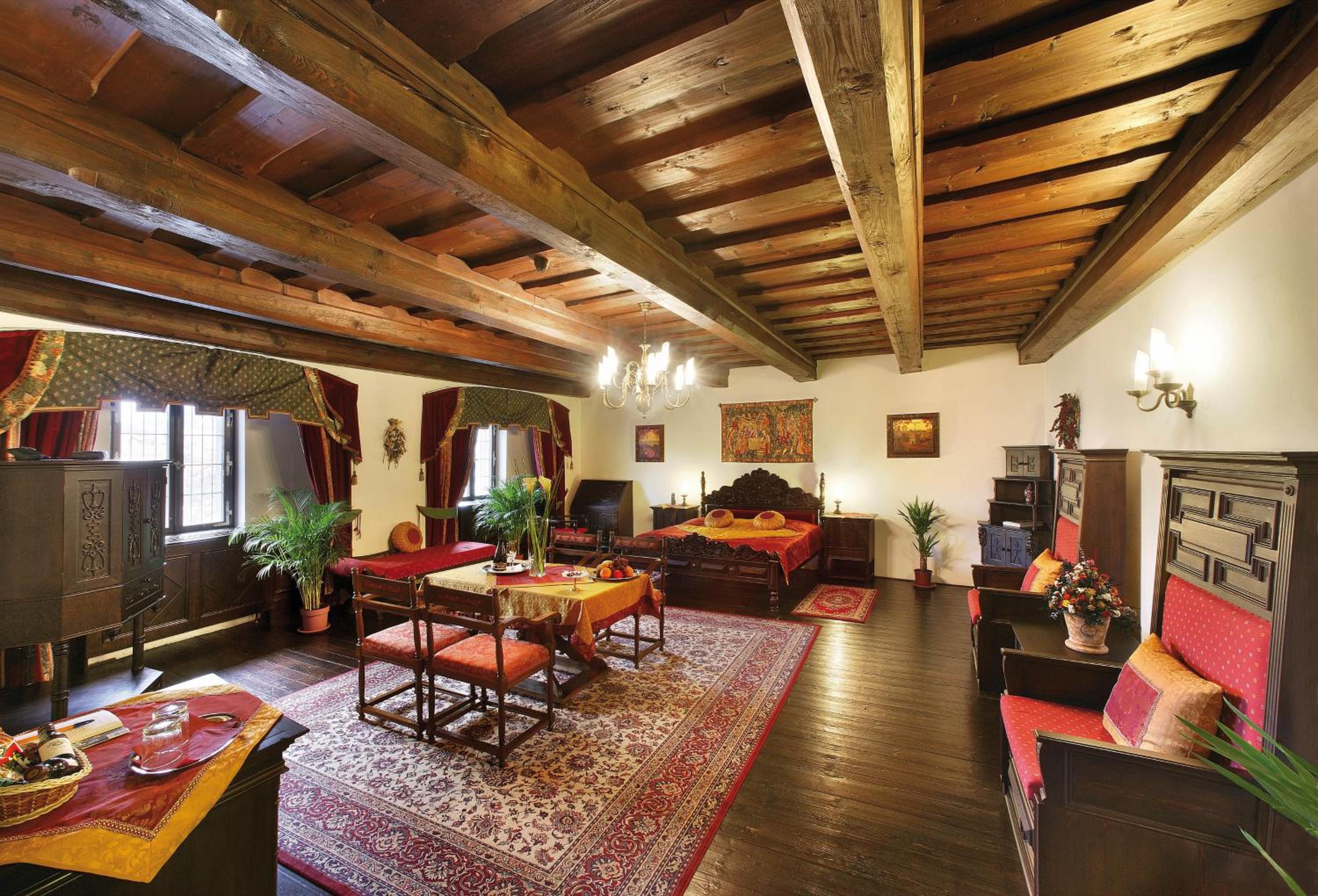Deluxe Suite - Photo 1