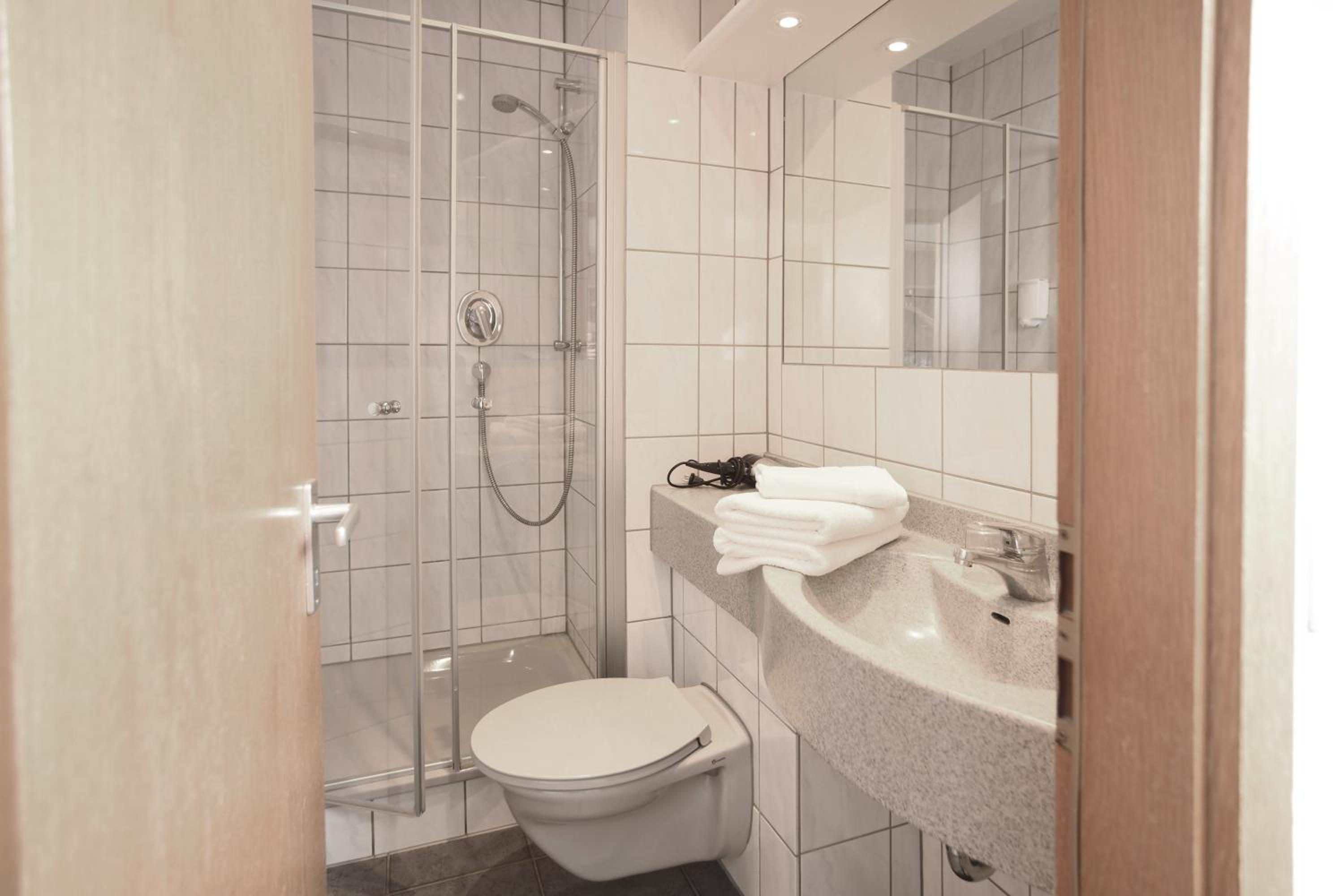 Double Room - Photo 18