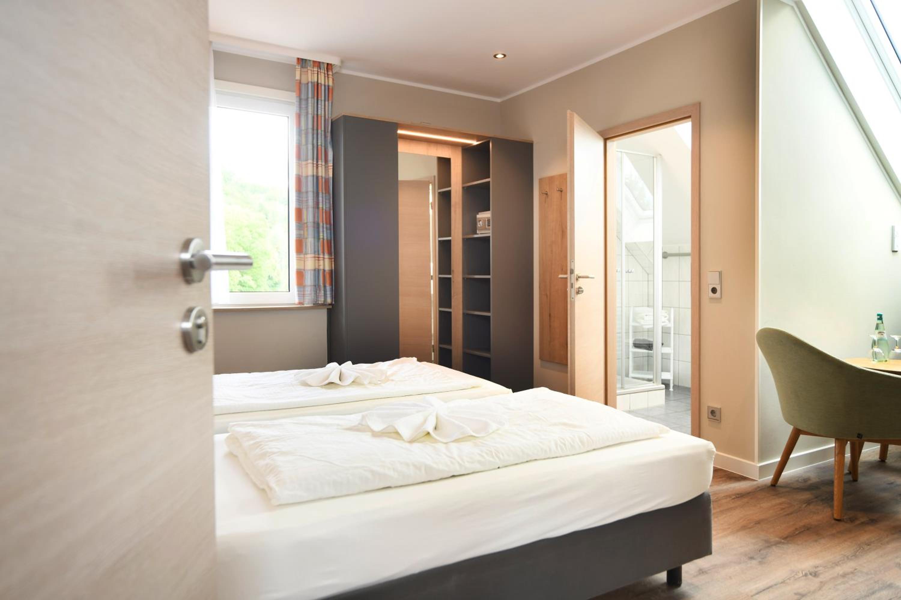 Double Room - Photo 17