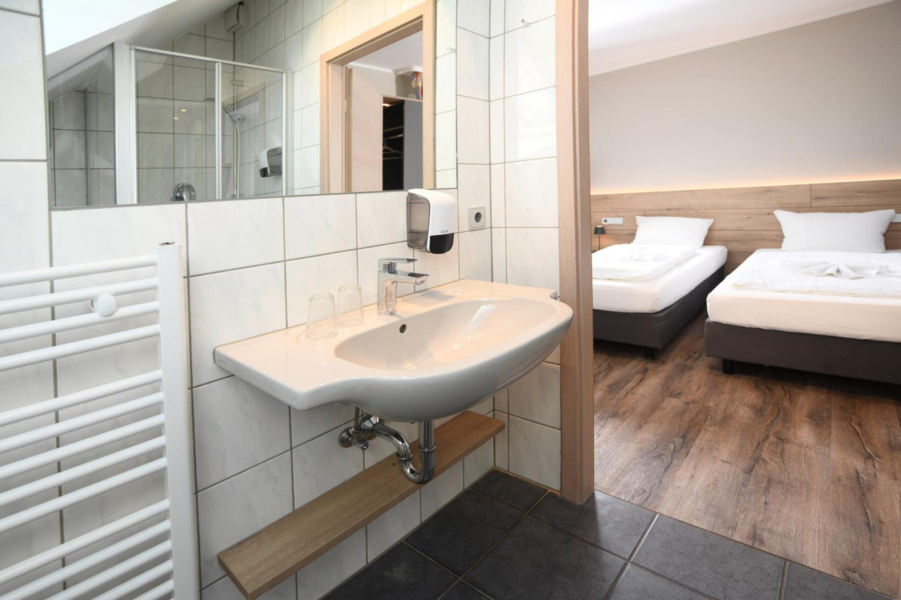 Double Room - Photo 4