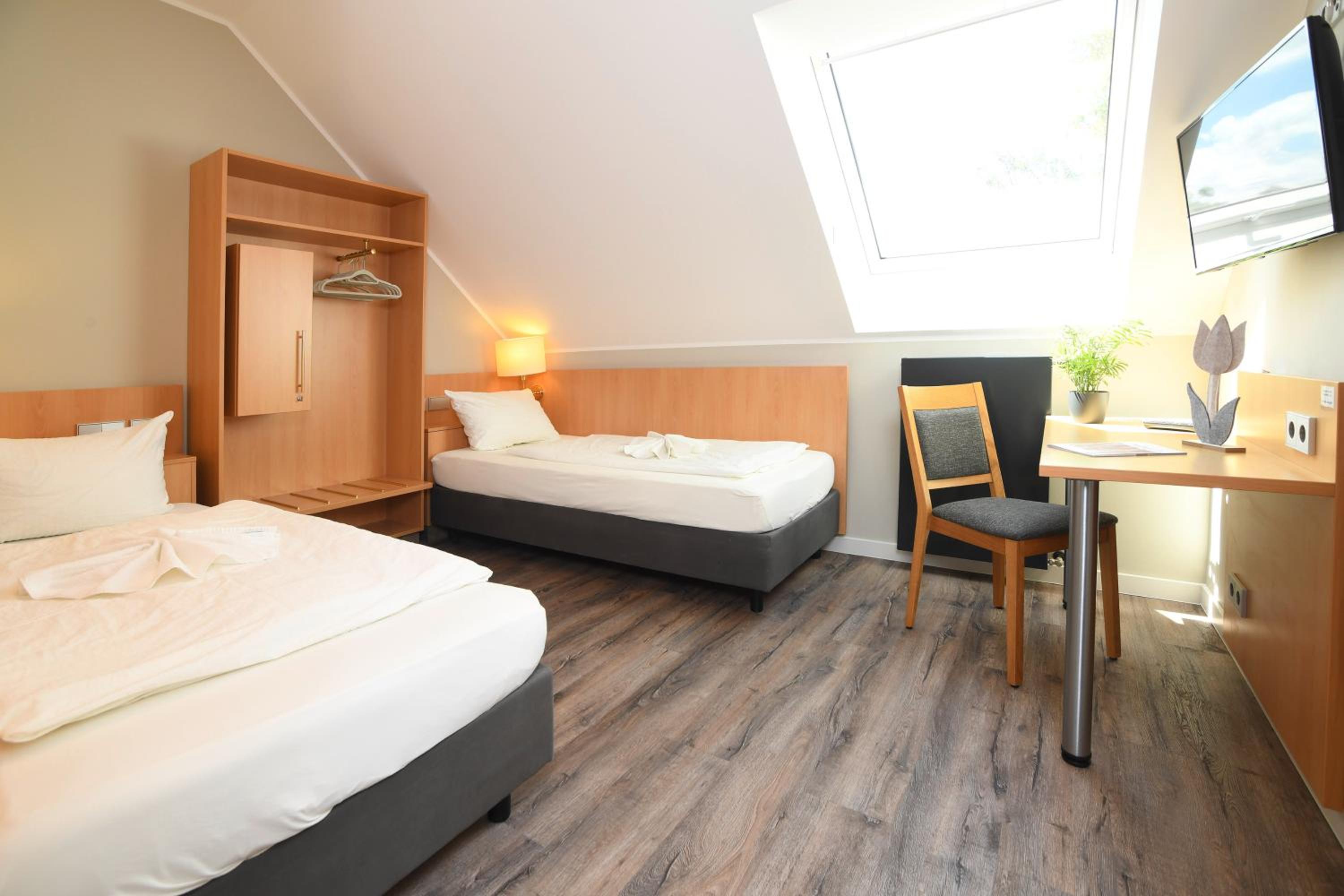 Twin Room (1-2 Adults)