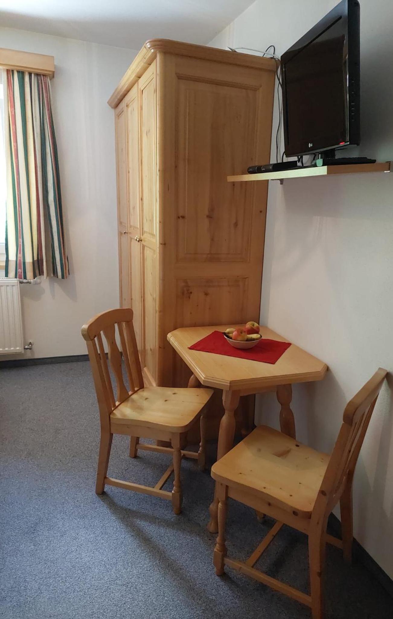 Double Room With Private Bathroom photo 2