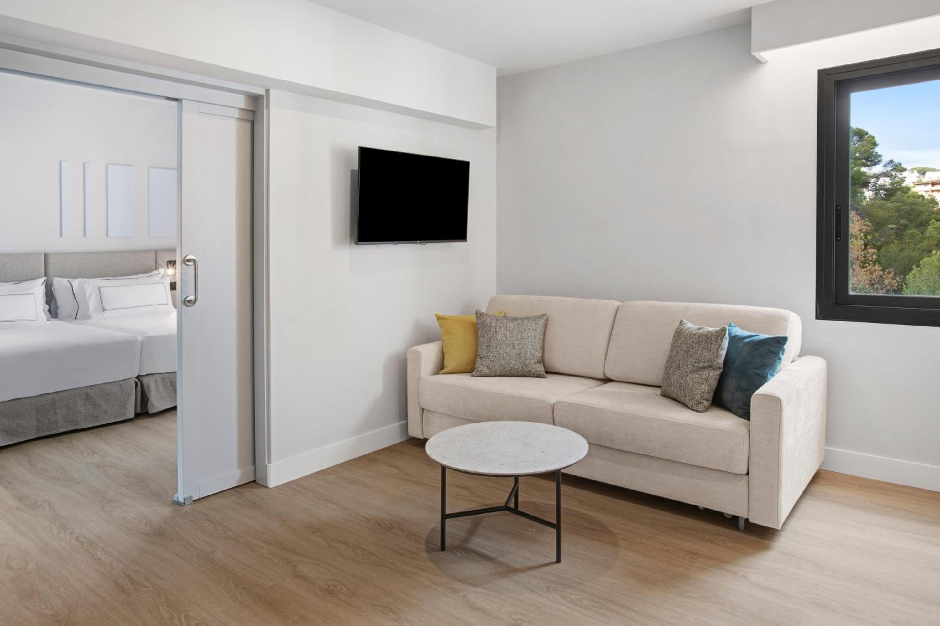 Family Melia Guestroom - Photo 1