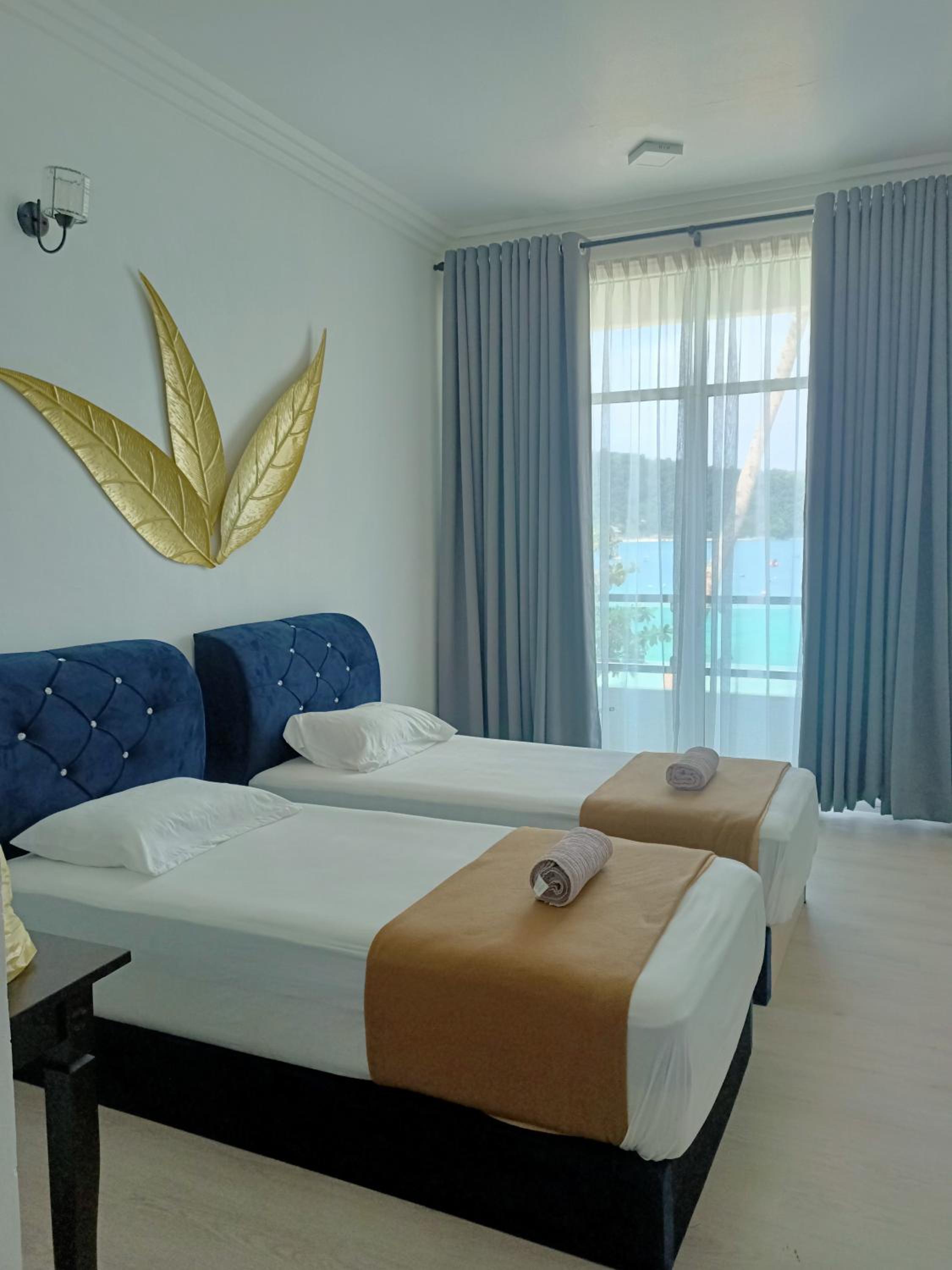 Twin Room with Sea View photo 2