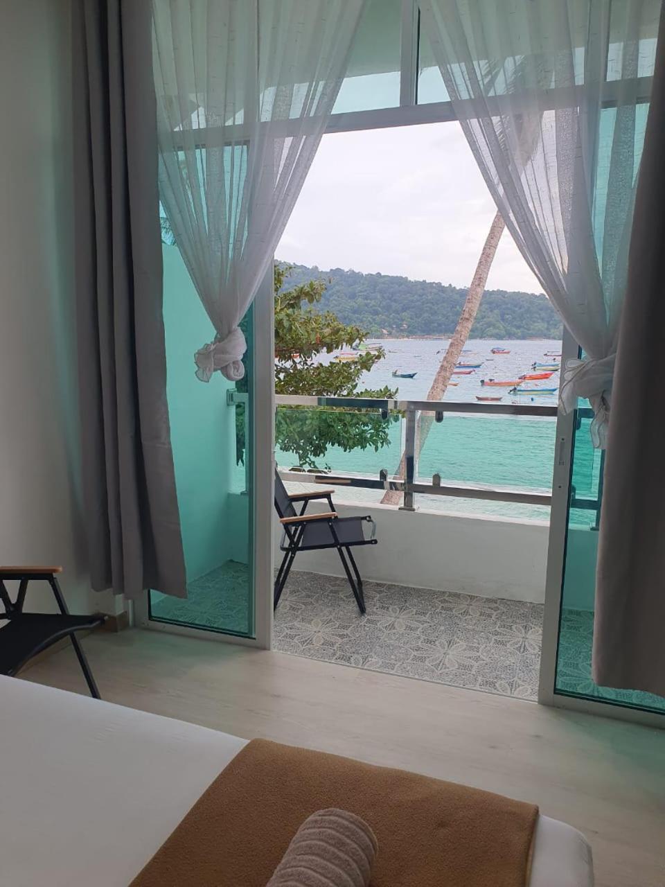 Twin Room with Sea View photo 3