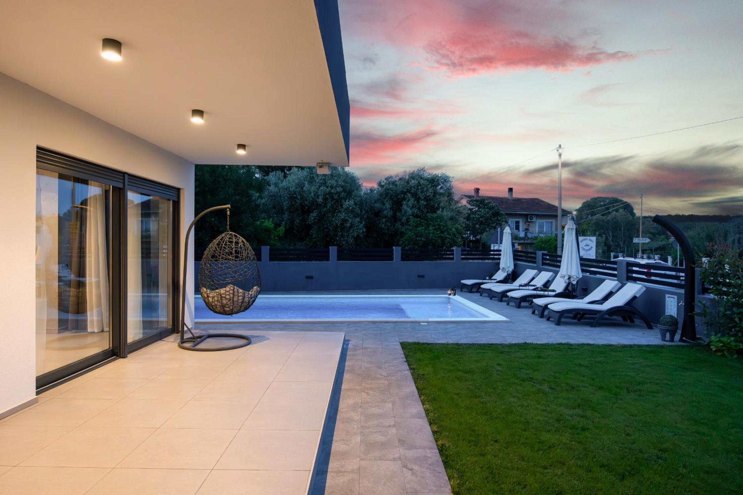 Villa photo 3
