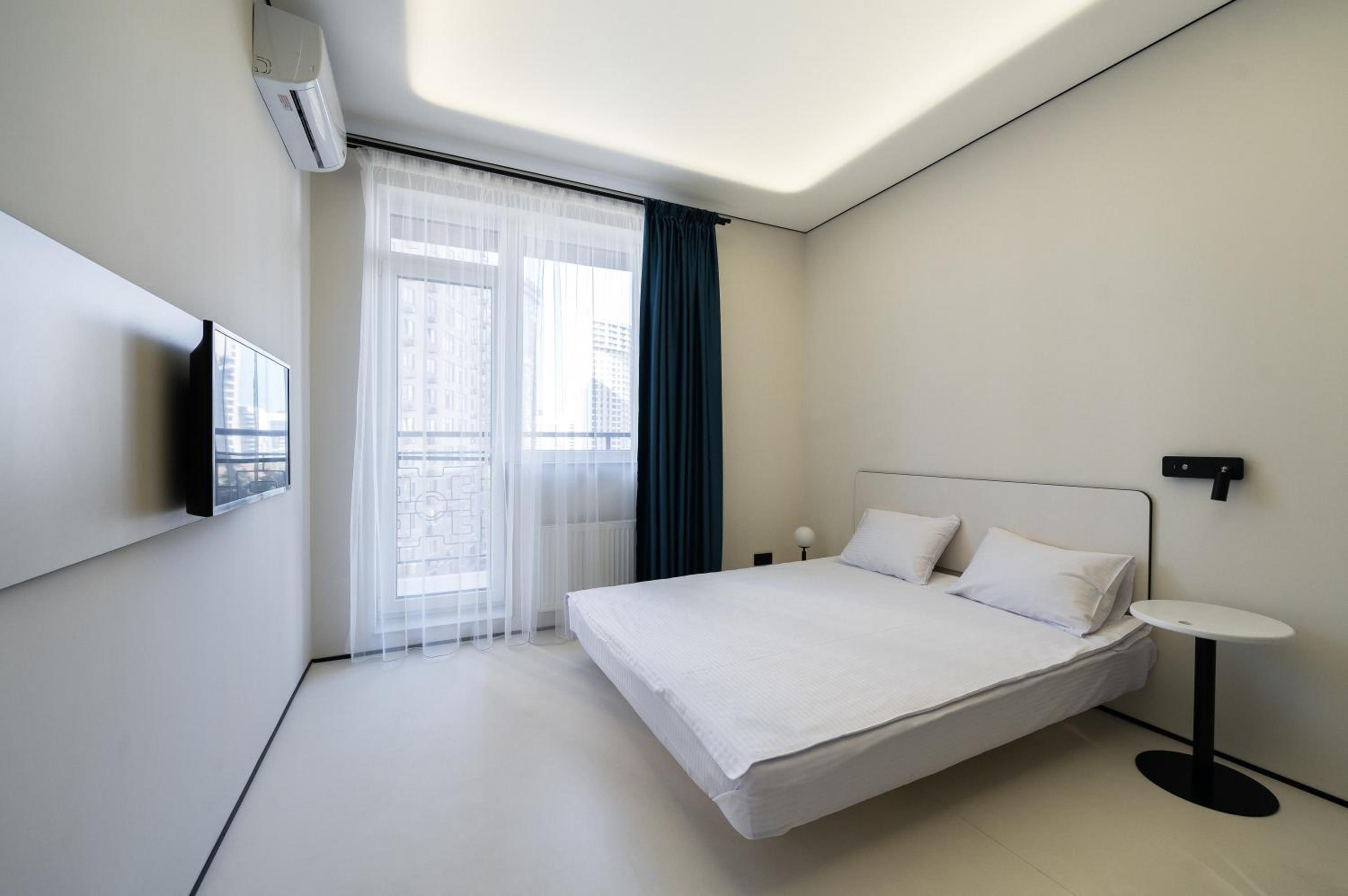 Queen Room with Balcony photo 1