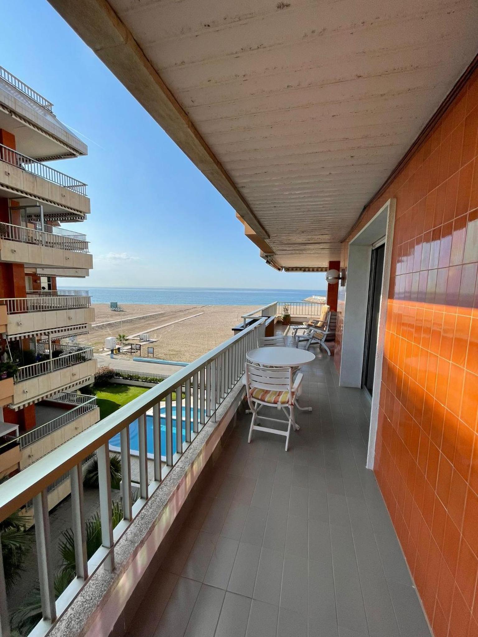 Three-Bedroom Premium Apartment with Balcony photo 3