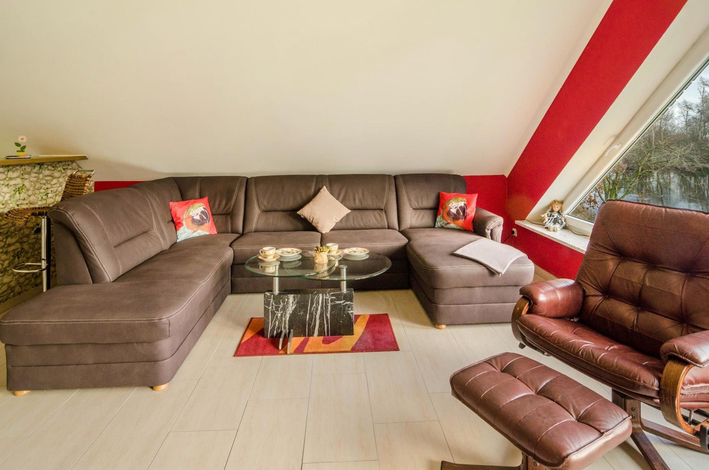 Three-Bedroom Apartment with Lake View photo 3