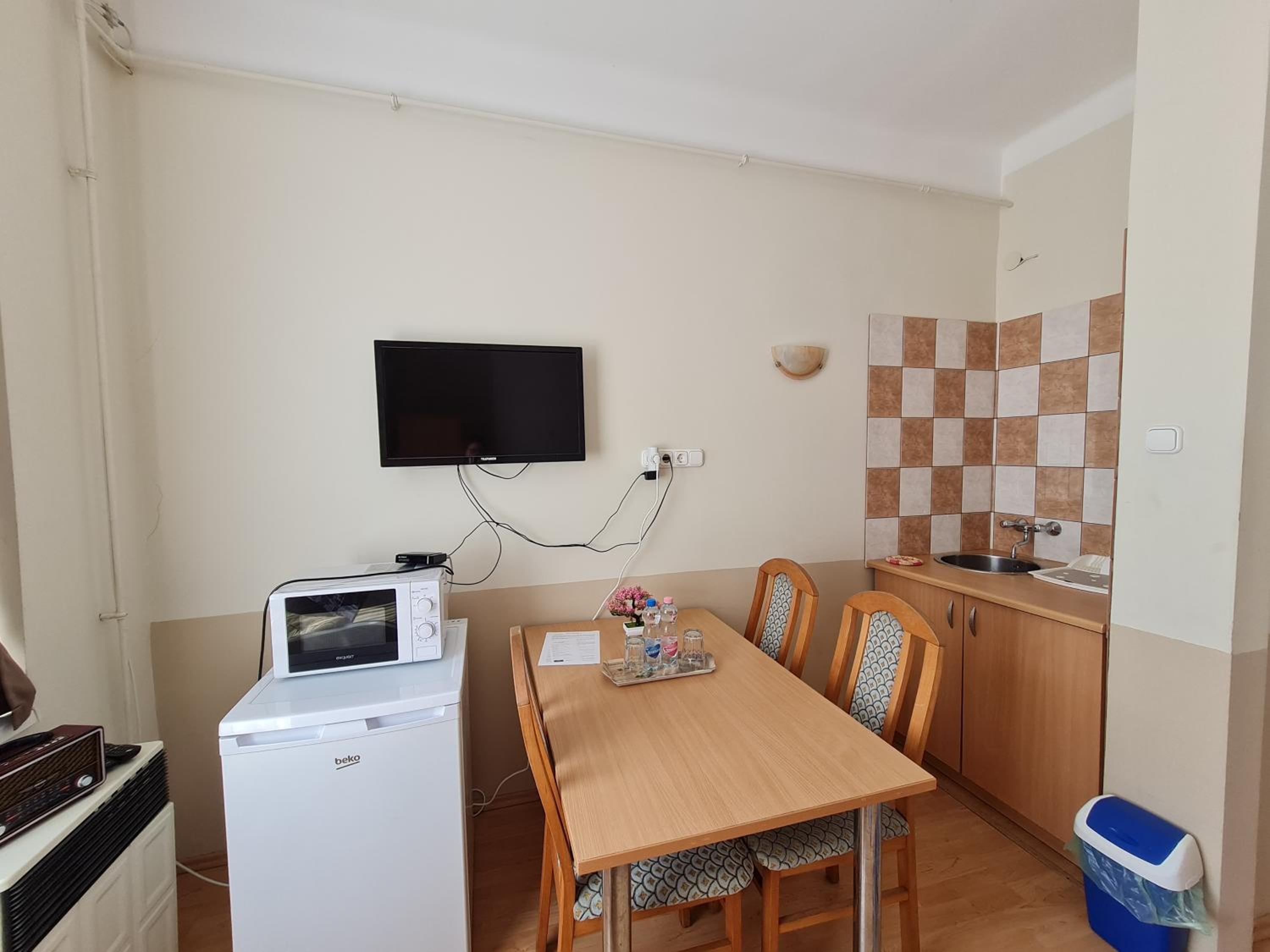 Triple Room with Private Bathroom photo 2