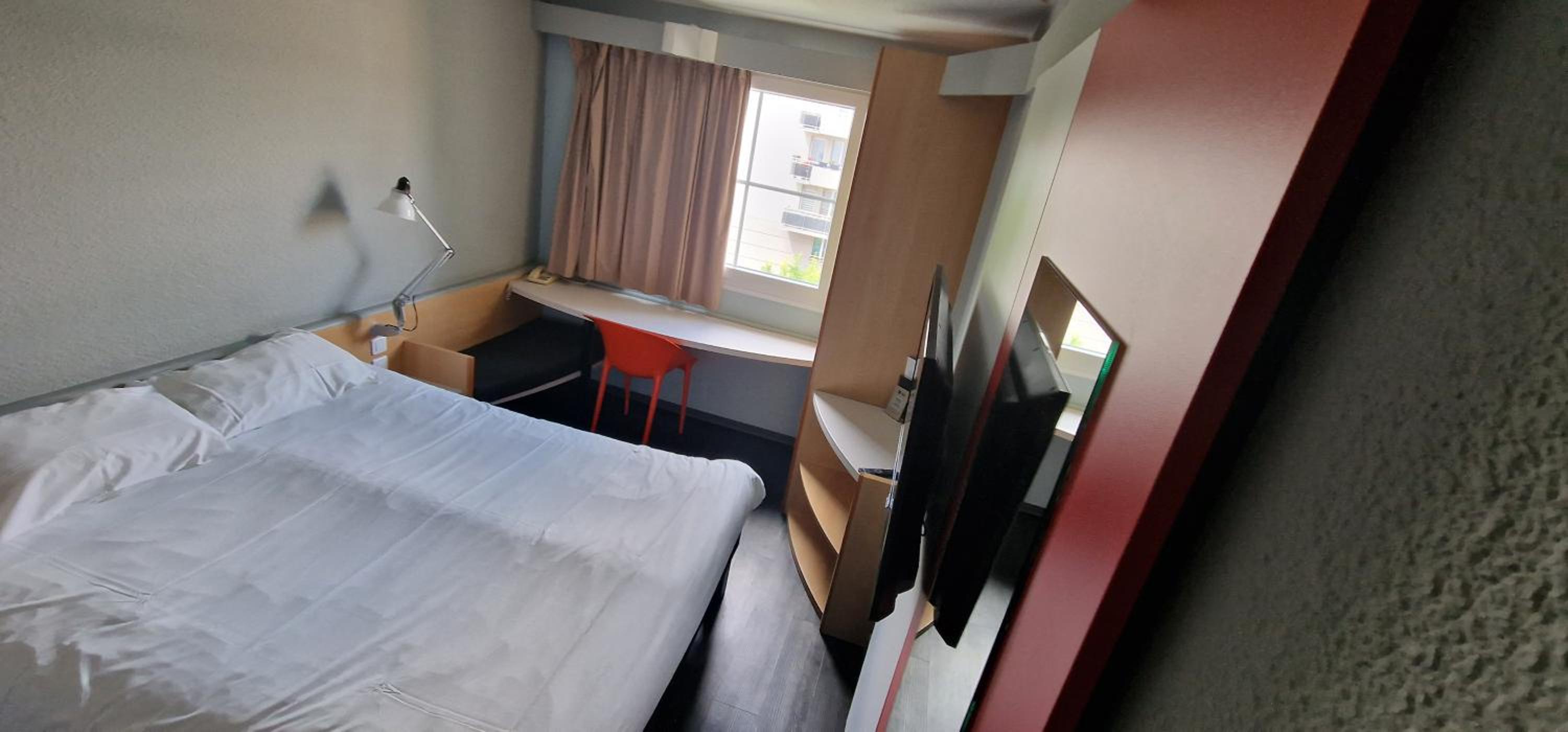 Standard Double Room - Photo 10